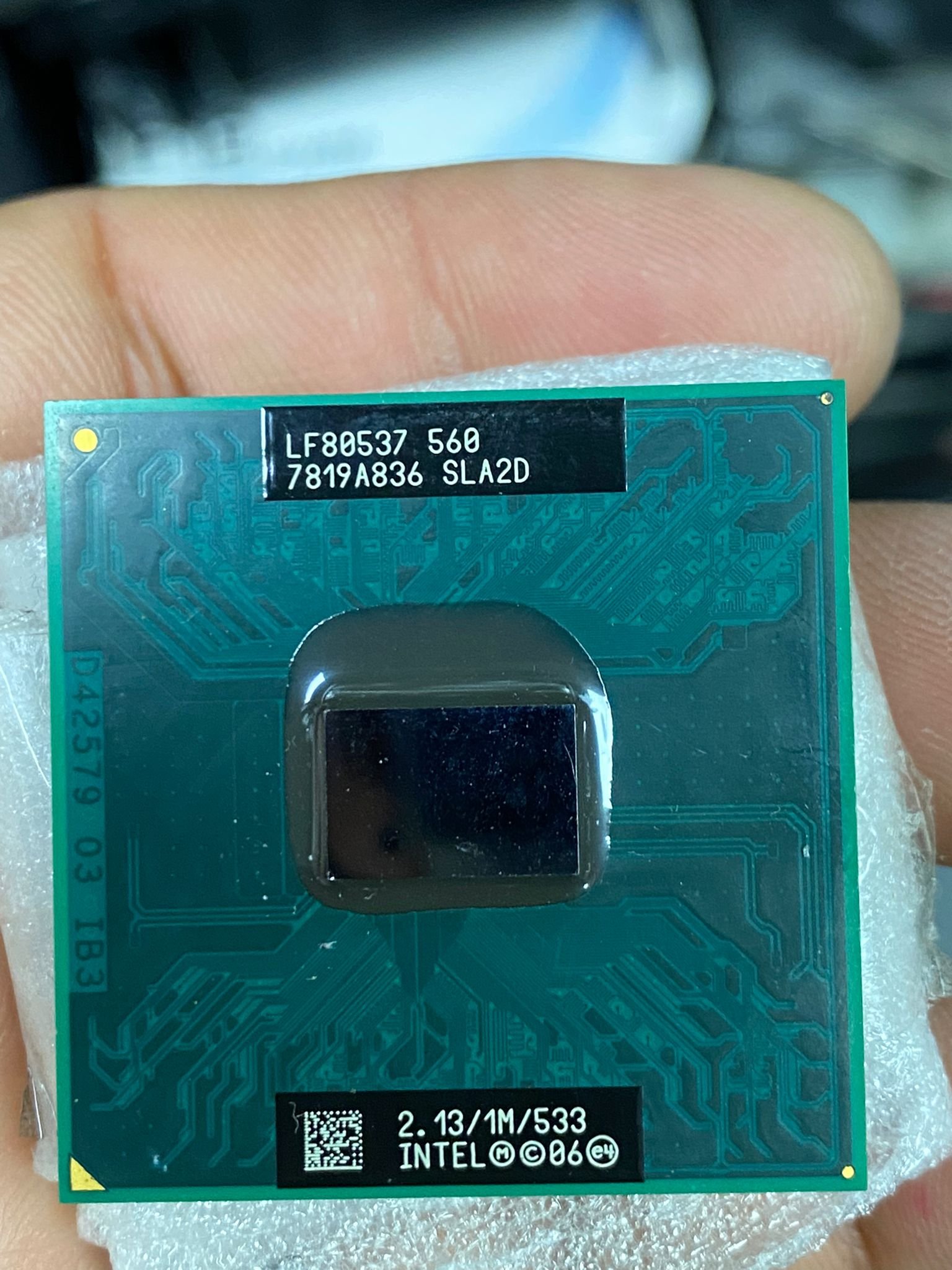 CPU Intel LF80537.jpeg
