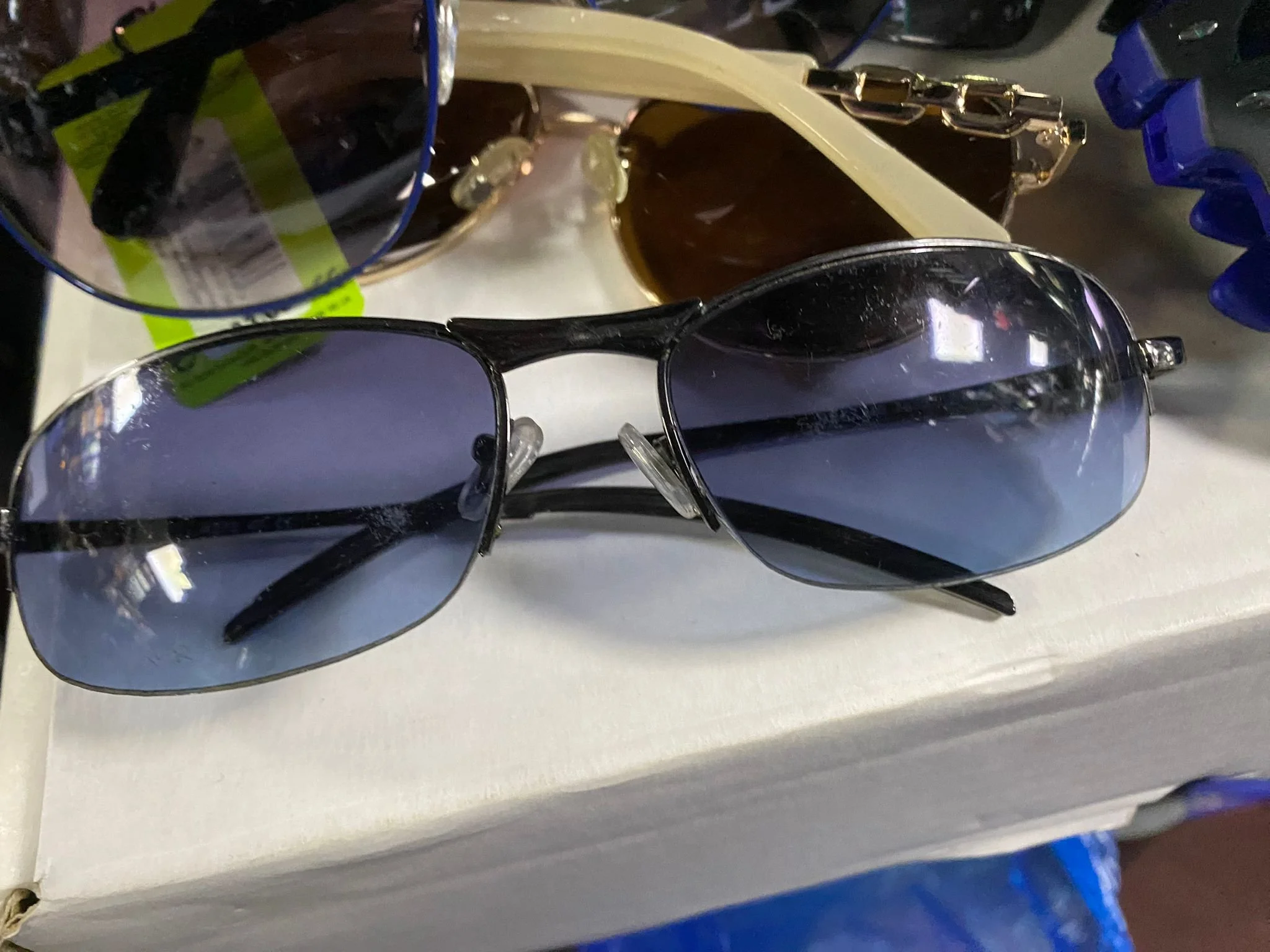 4272 Sunglasses | £4.99