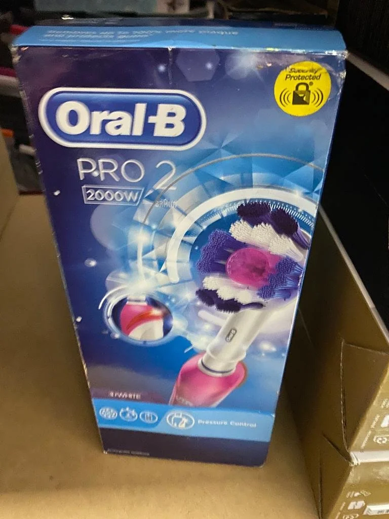 Oral-B Pro 2 2000W 3D White Electric Toothbrush Pink | CONDITION - NEW | £34.99