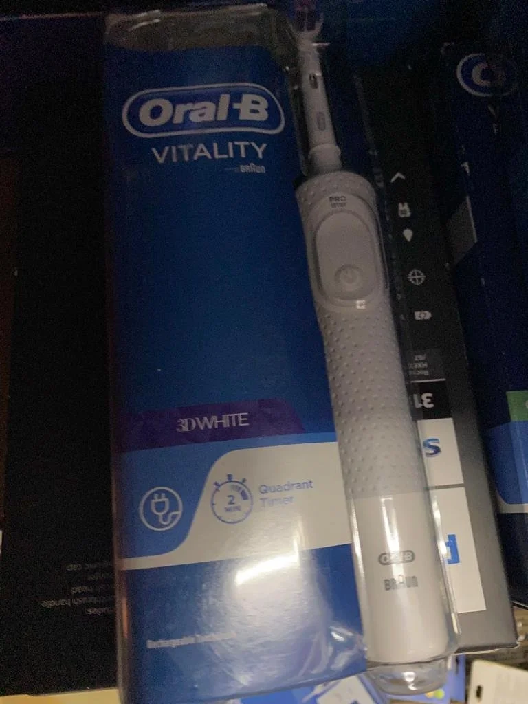 Oral-B Vitality 3D White Electric Toothbrush | CONDITION - NEW | £21.99