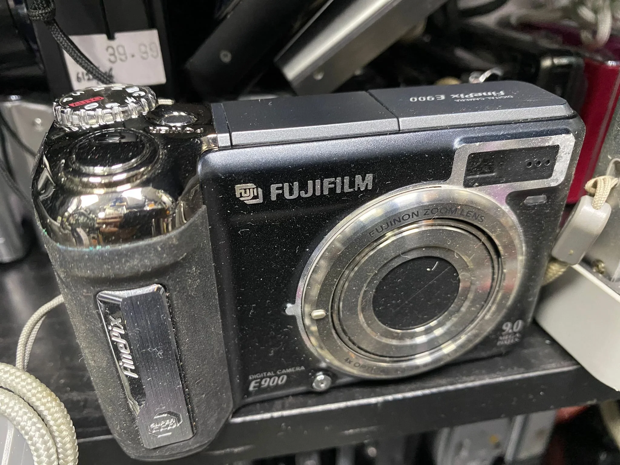 FujiFilm E900 9.0MP Digital Camera | CONDITION - USED | £39.99