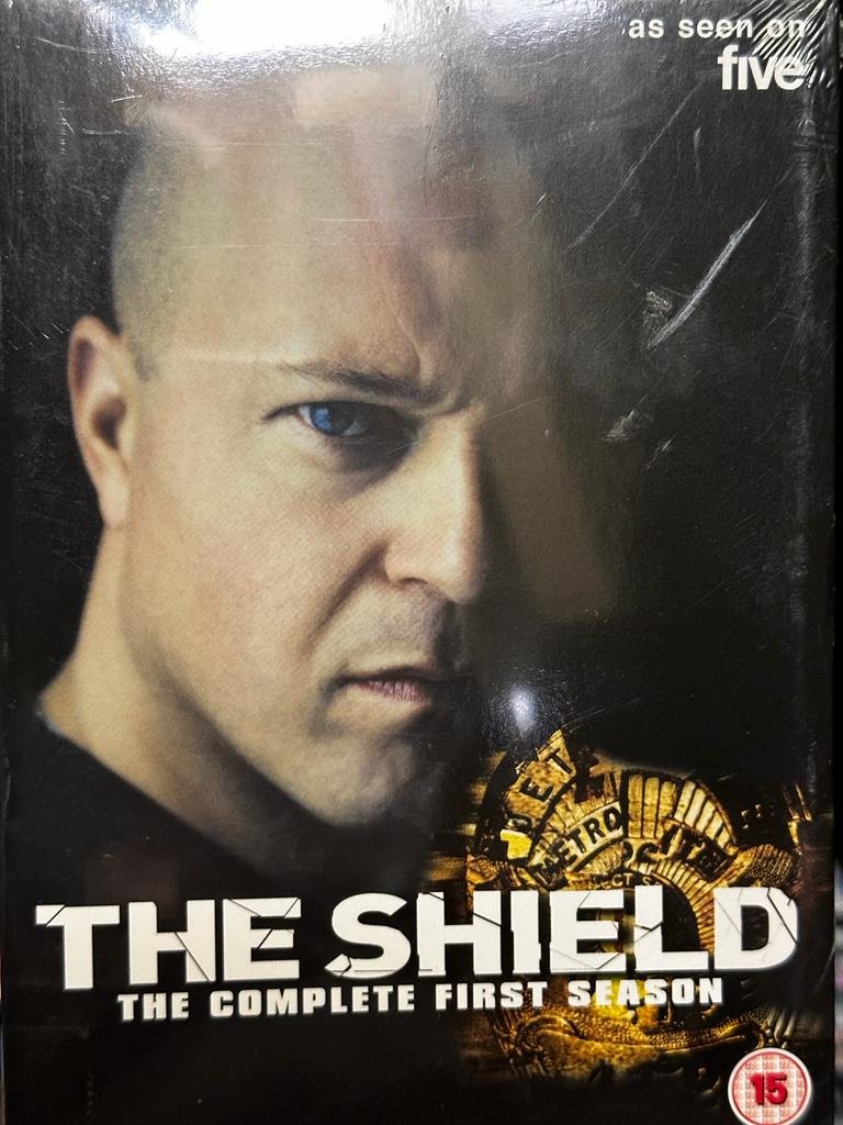 The shield The complete First Season | £1.99