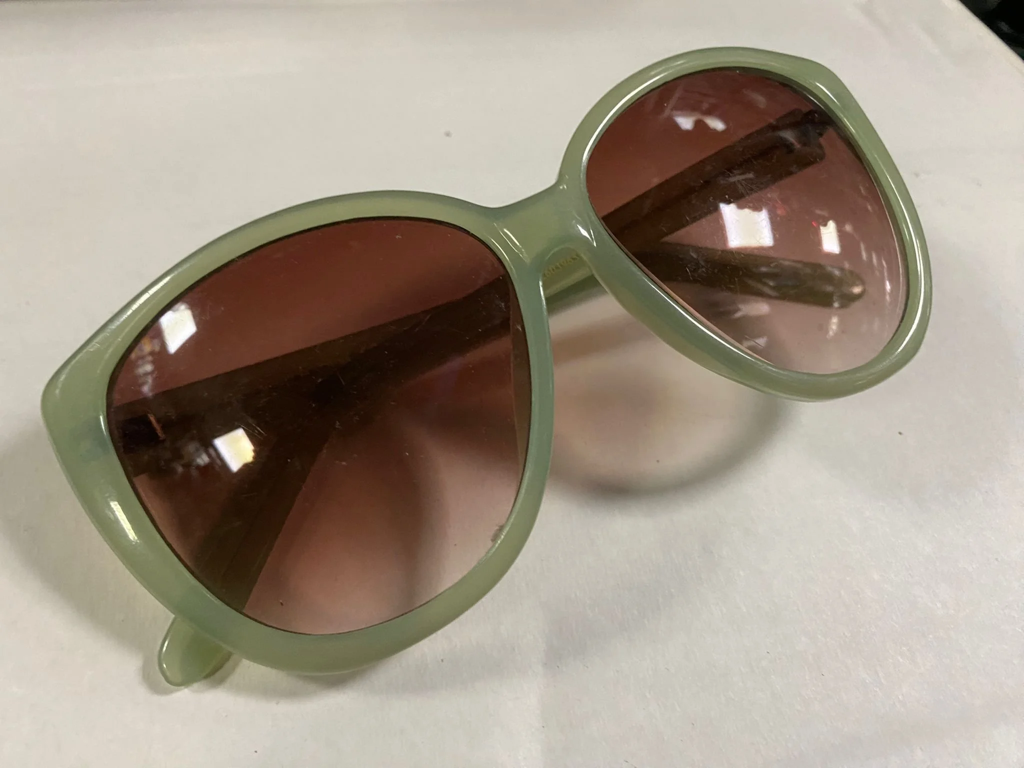 22P61VMNT Sunglasses | £4.99