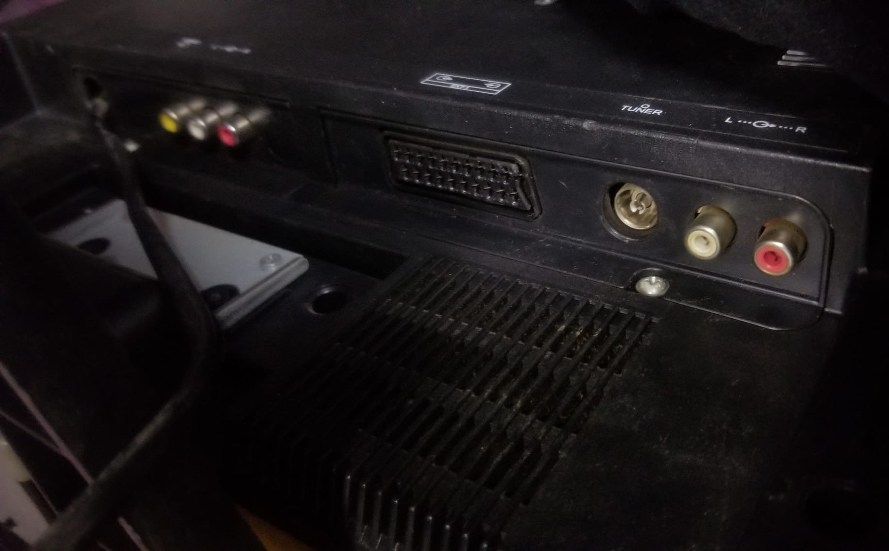 Technika LCD 15ID-107 15 Inch Digital Scart VGA AV Black TV | CONDITION - USED | £19.99