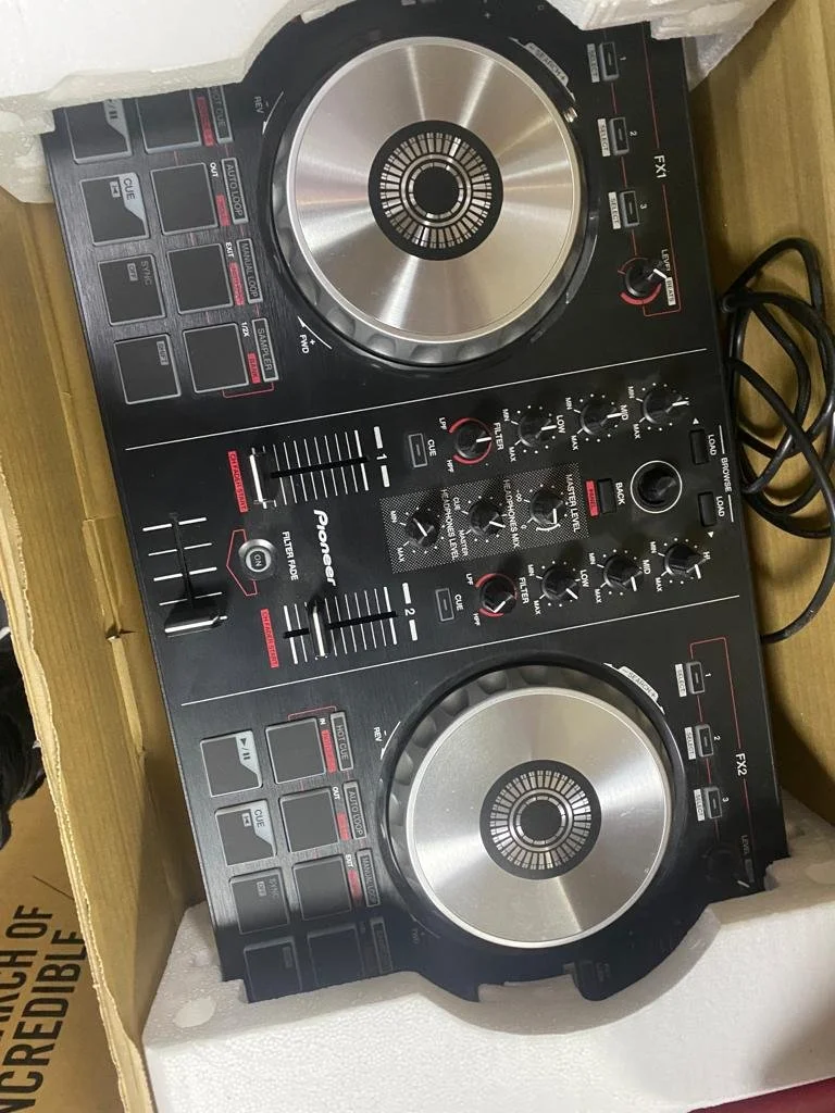 Pioneer DJ Serato Digital DDJ-SB2 Controller | CONDITION - USED | £199.99 (OUT OF STOCK)