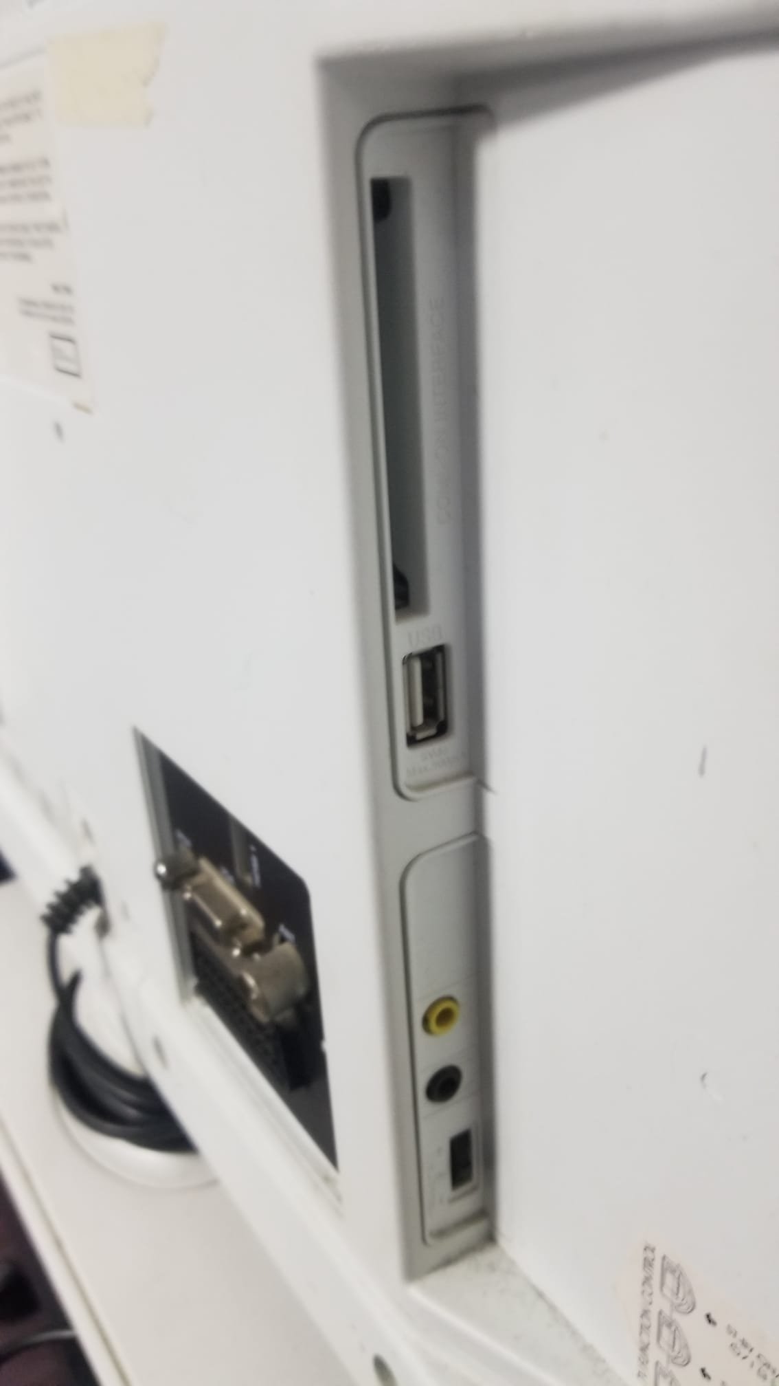 Bush LED22982DVDFH DW 22 Inch White USB HDMI Scart VGA Built In DVD Player TV | CONDITION - USED | £49.99