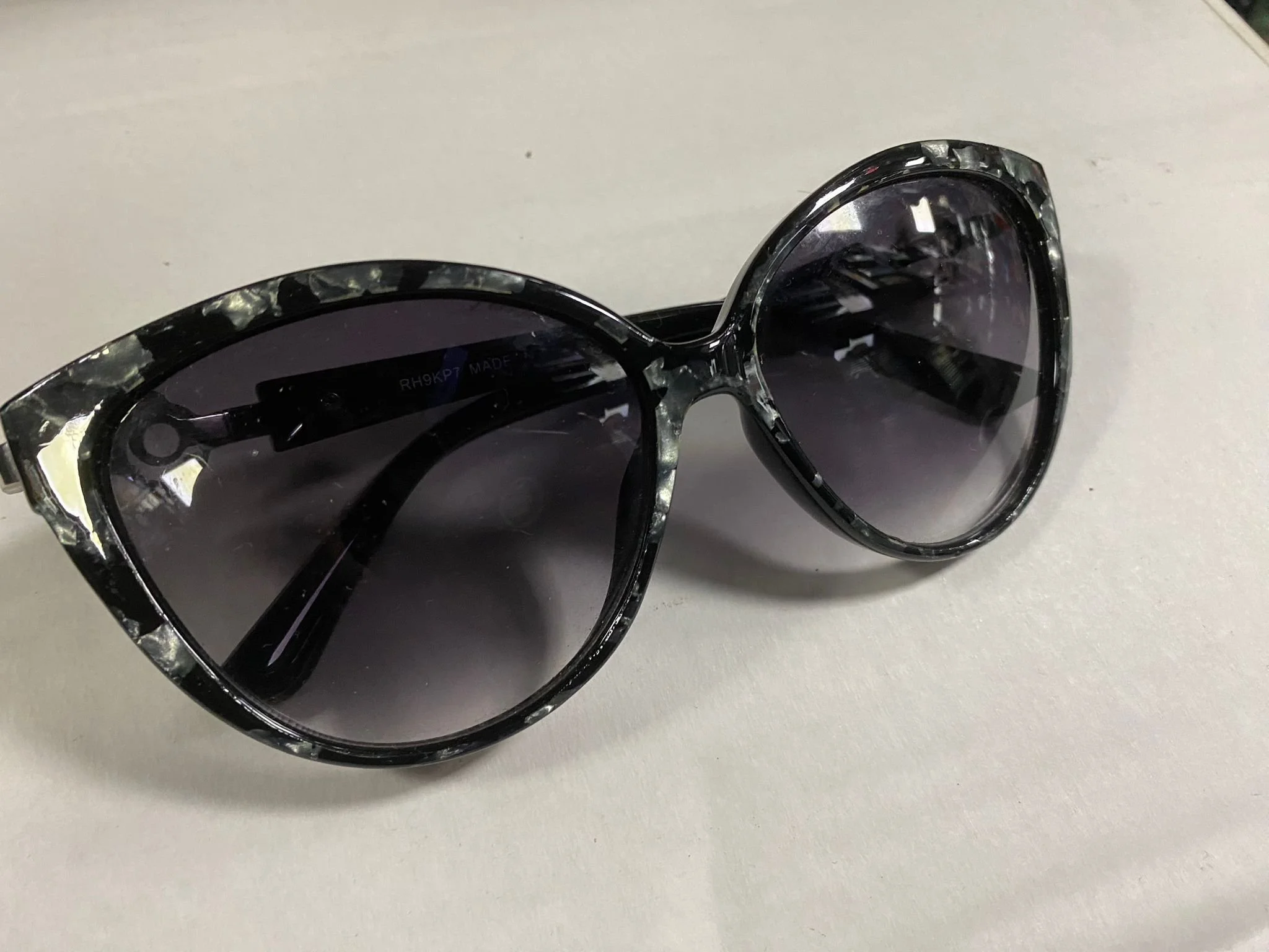 RH9KP7 Sunglasses | £7.99