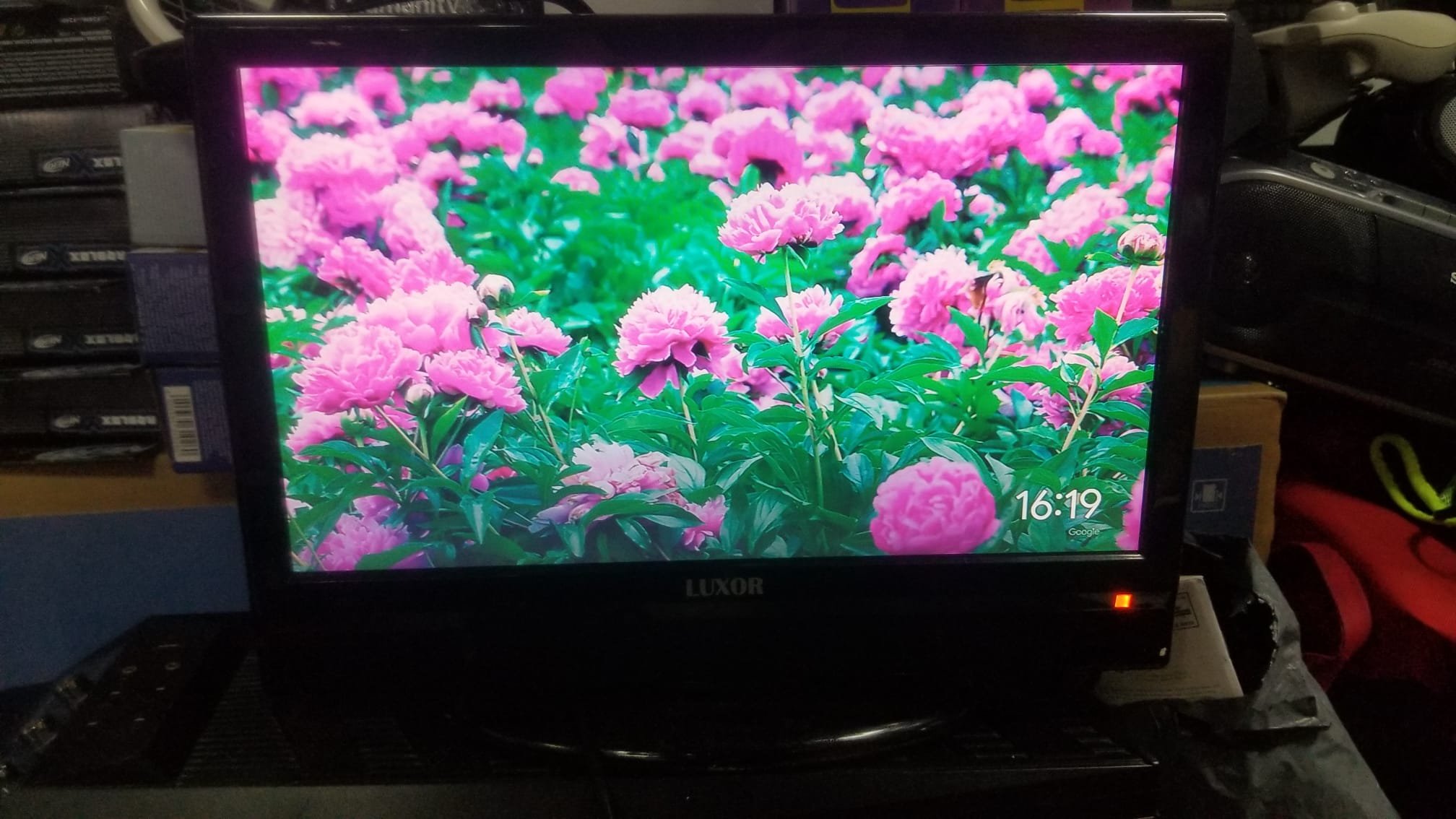 Luxor LUX-16-822-TVB 16 Inch Black HDMI VGA Scart HD Ready TV | CONDITION - USED | £19.99
