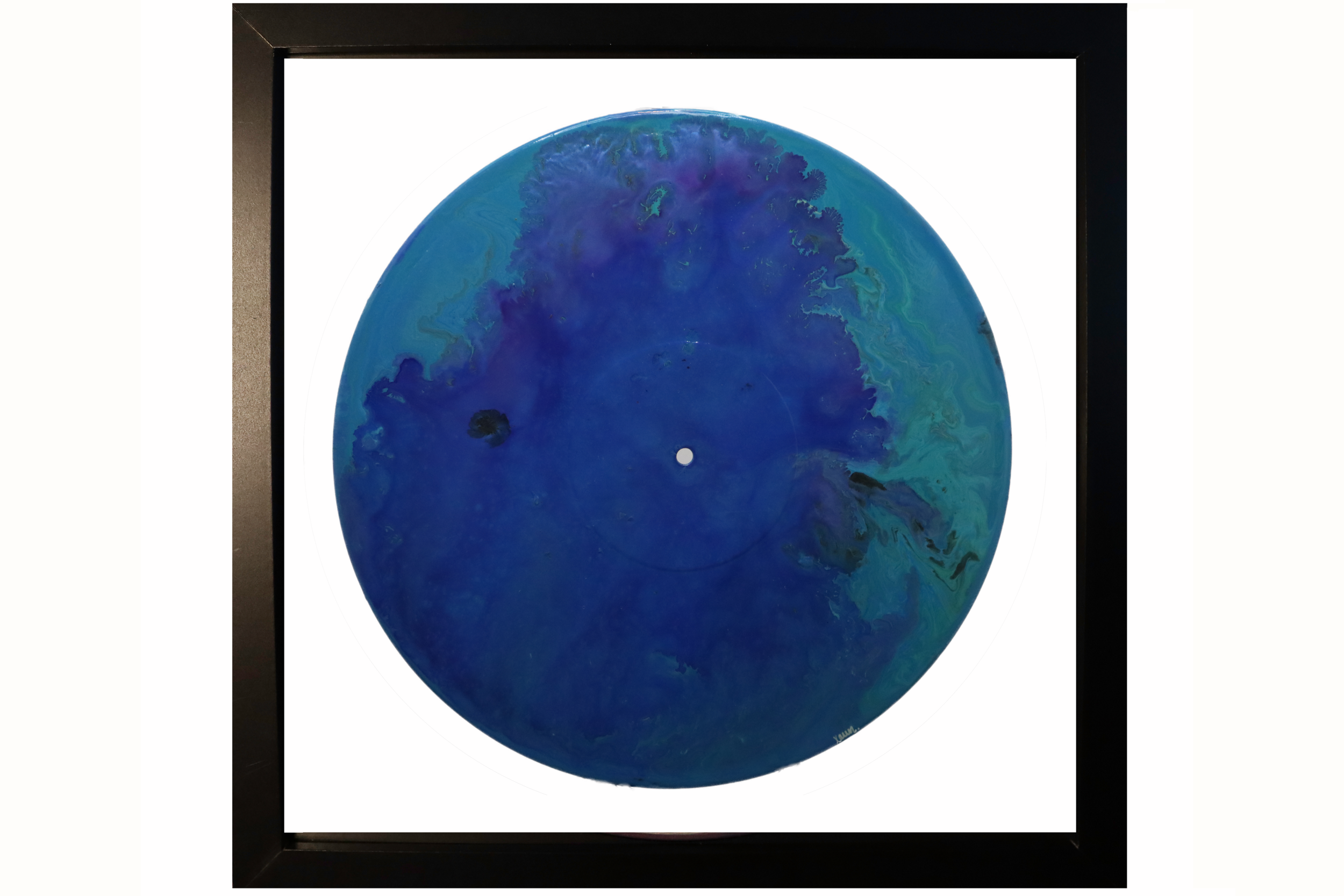 CD_H20Collection_IslaMorada_FloatingFrame.png
