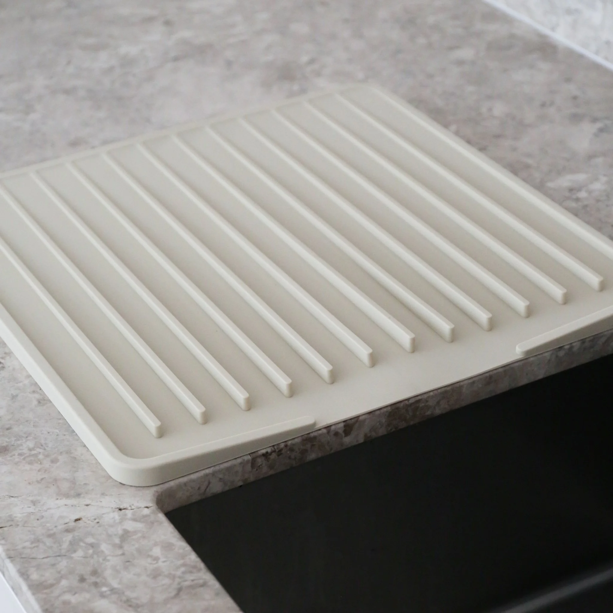 DESIGNSTUFF DRIP Sink Mat, Sand