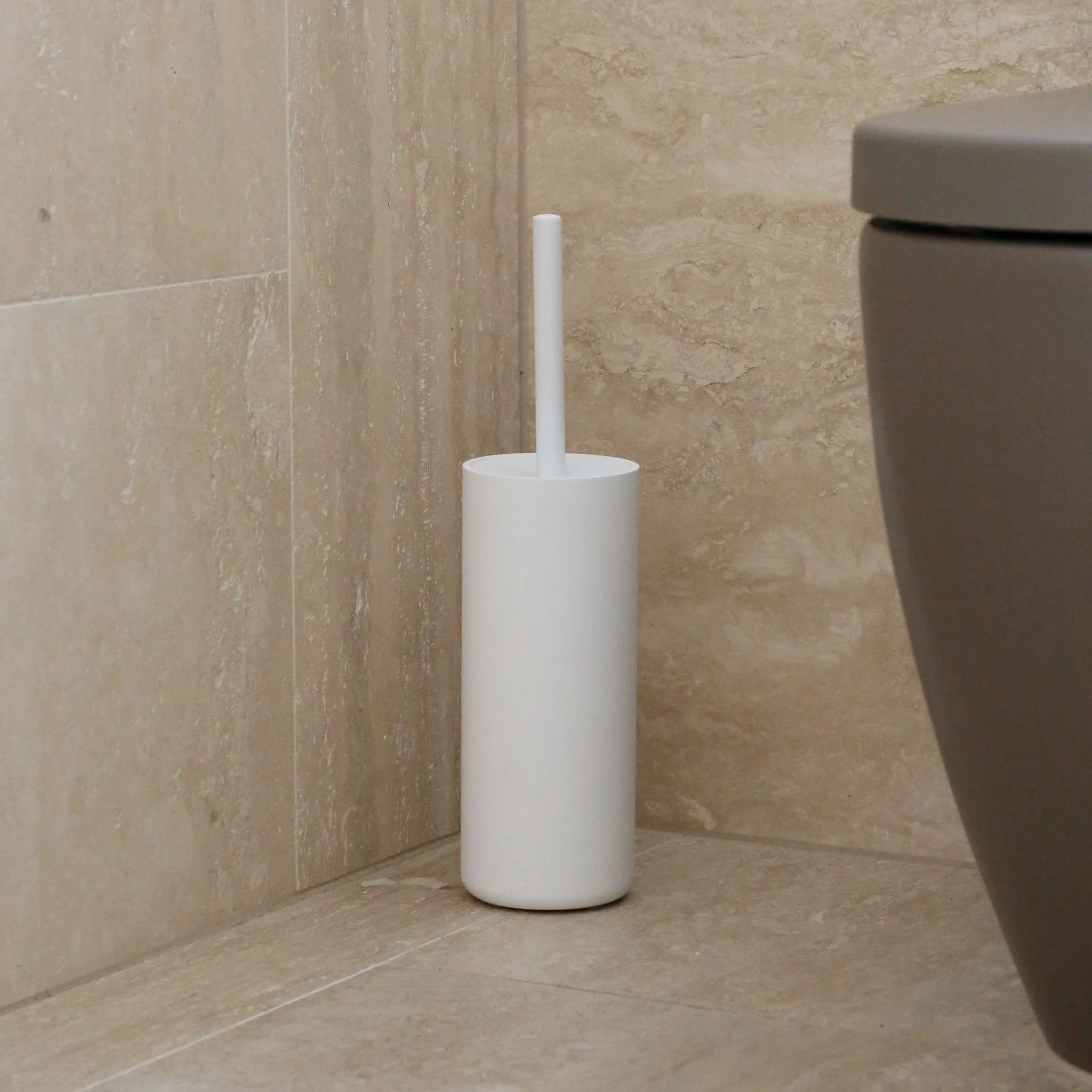 18904_DESIGNSTUFF_ARC_Toilet_Brush_White_Mckimm_Cropped.jpg