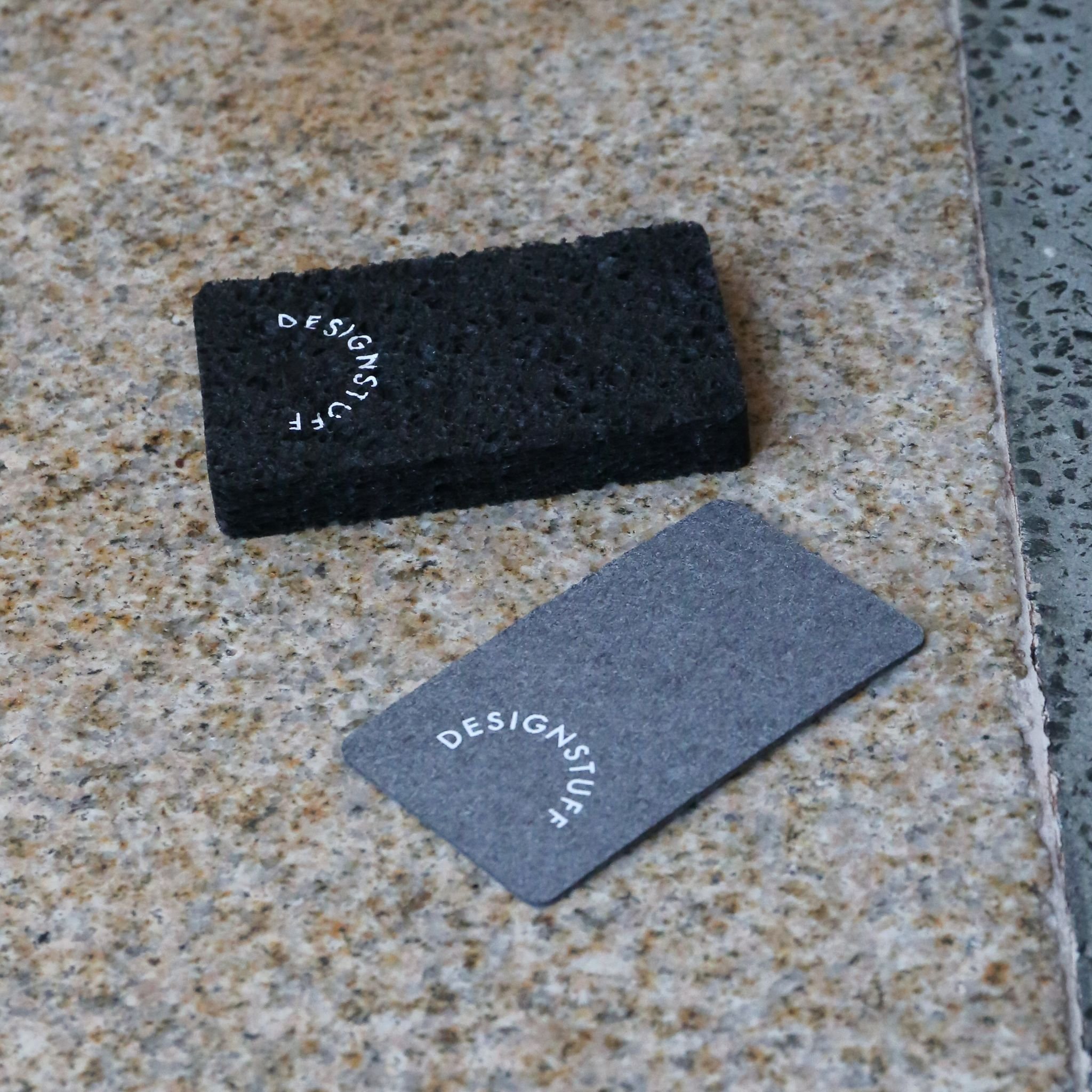 16646_Designstuff_Compressed_Cellulose_Sponge_6Pack_Black _RossFarm_Cropped1.jpg