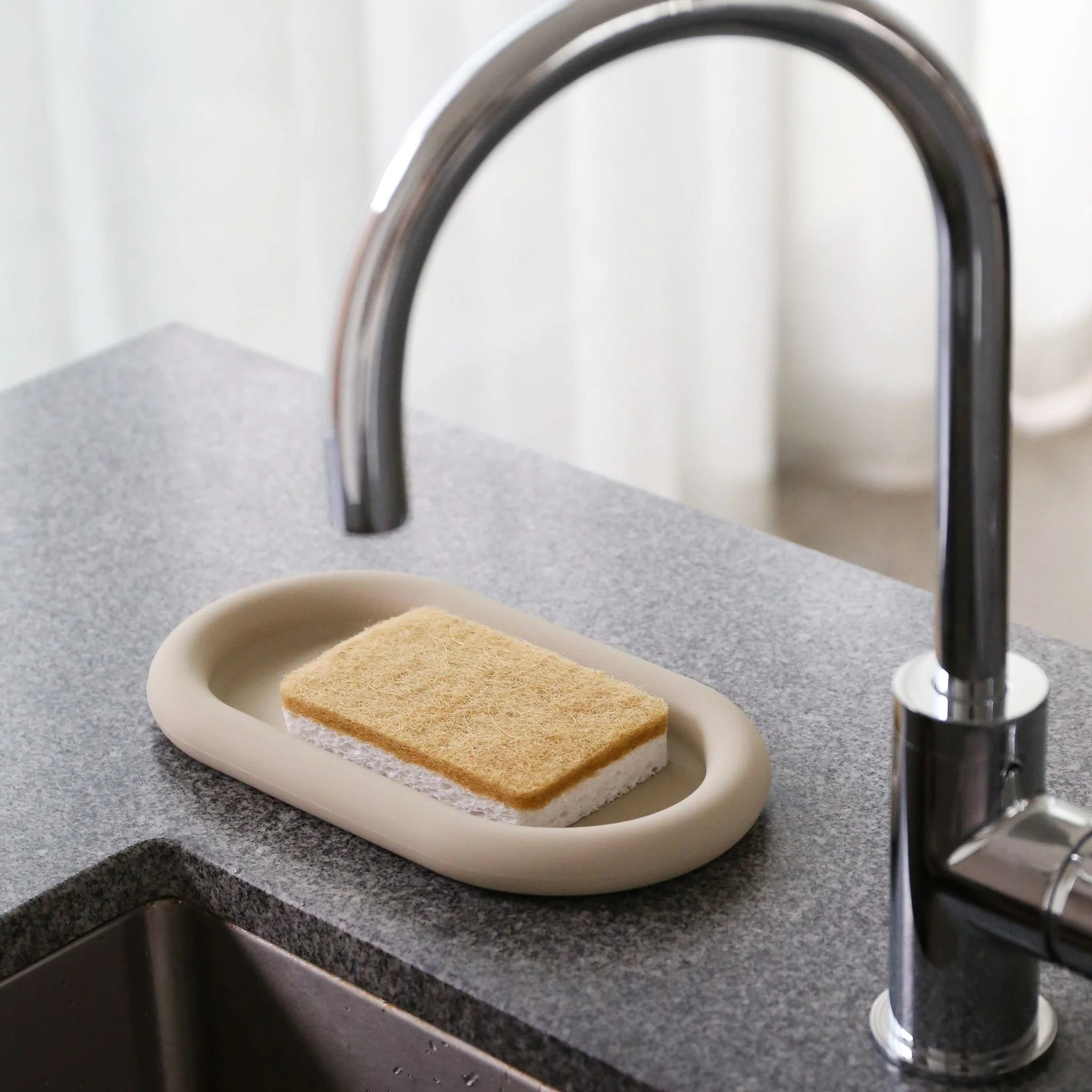 17795_Designstuff_Bubble_Tray_Sand_Cropped.jpg