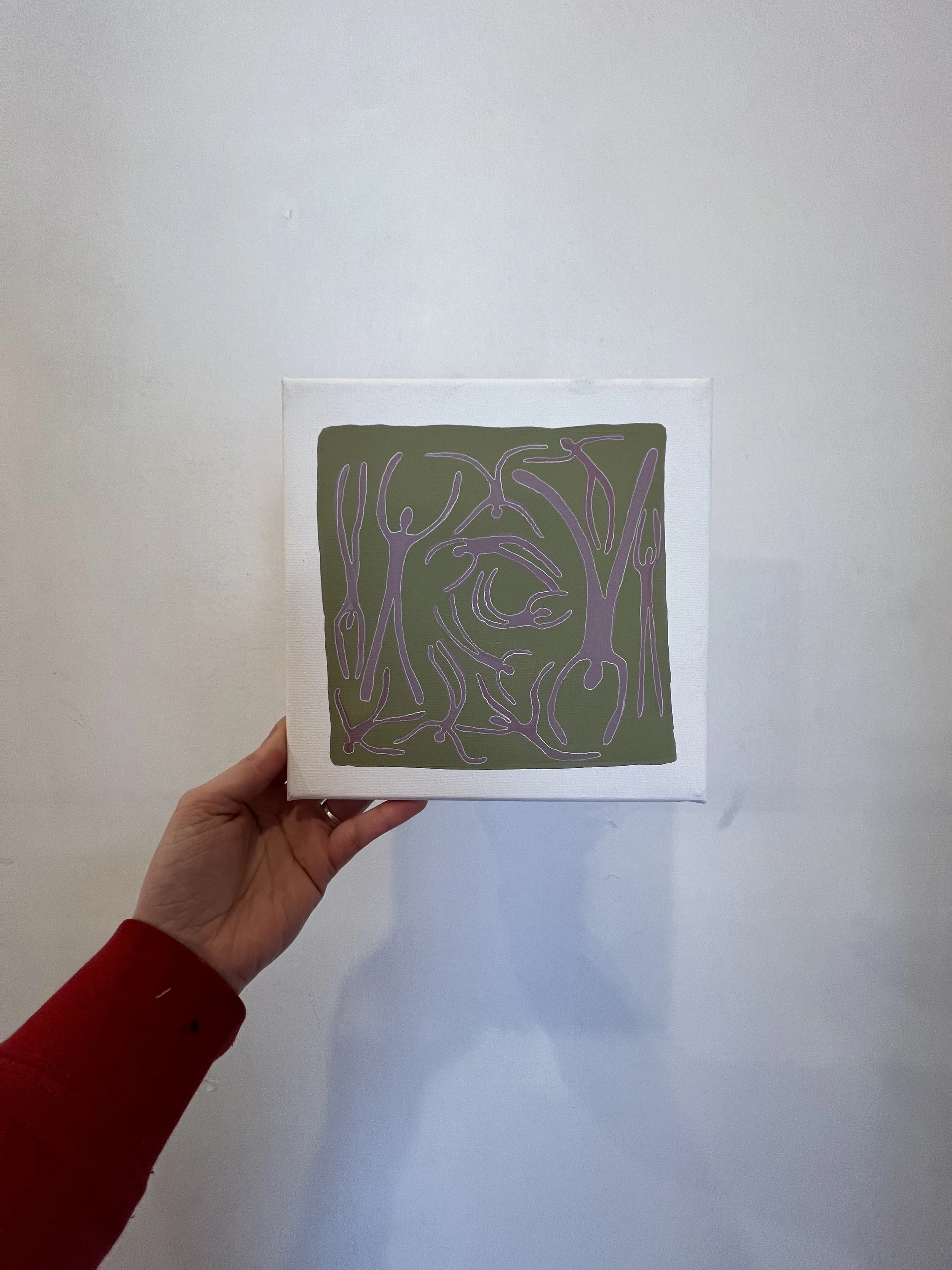 Dancing people (light pink on green)