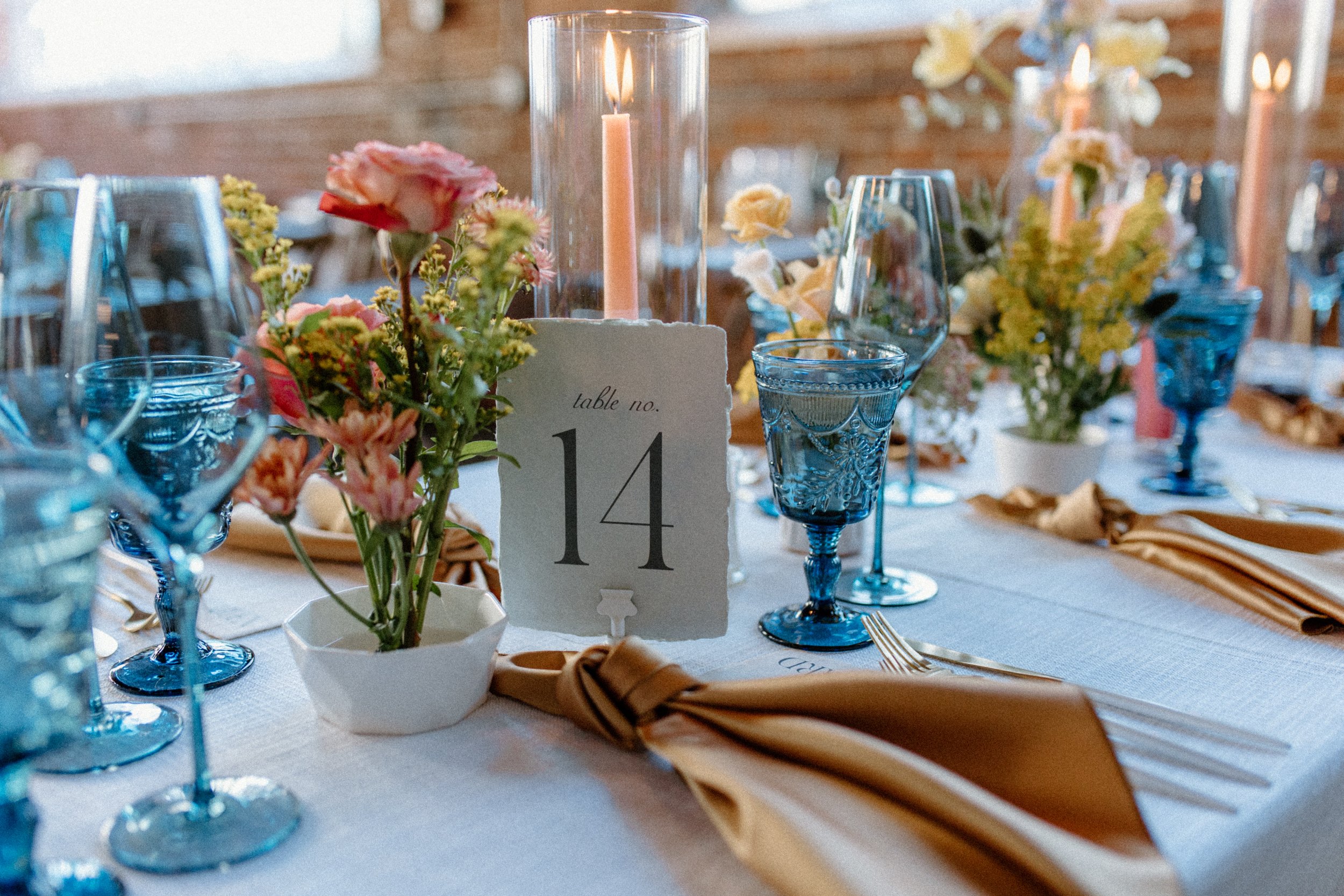 wedding reception ideas for colorful table decorations