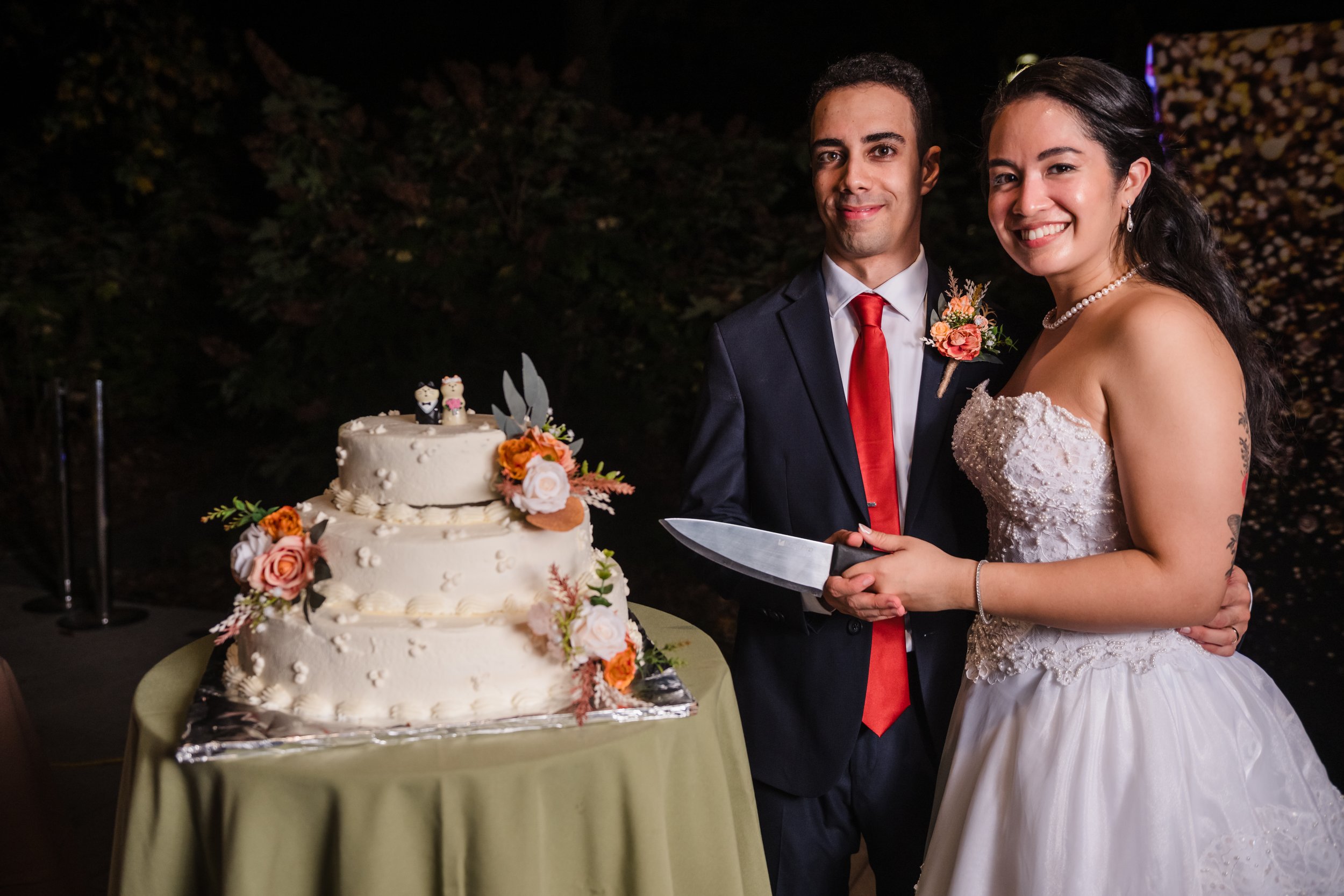 wedding-cake-queens-botanical-garden-flushing-wedding.jpg