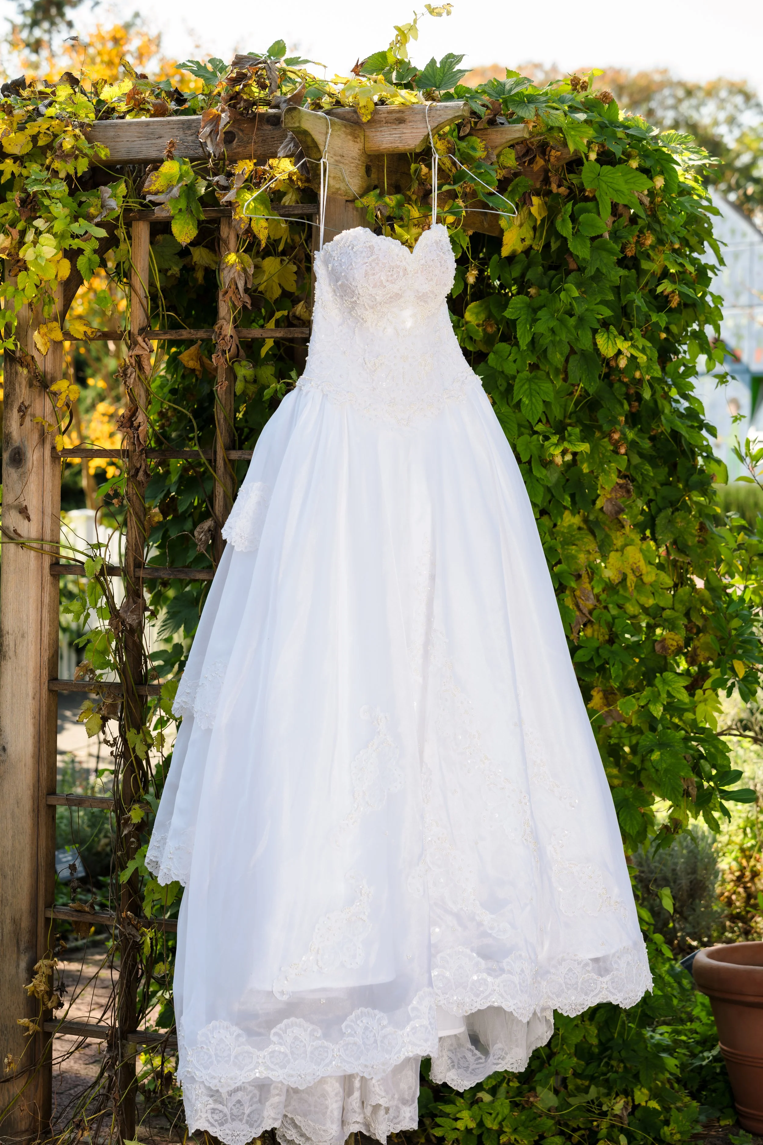 wedding-dress-queens-botanical-garden-flushing-wedding.jpg