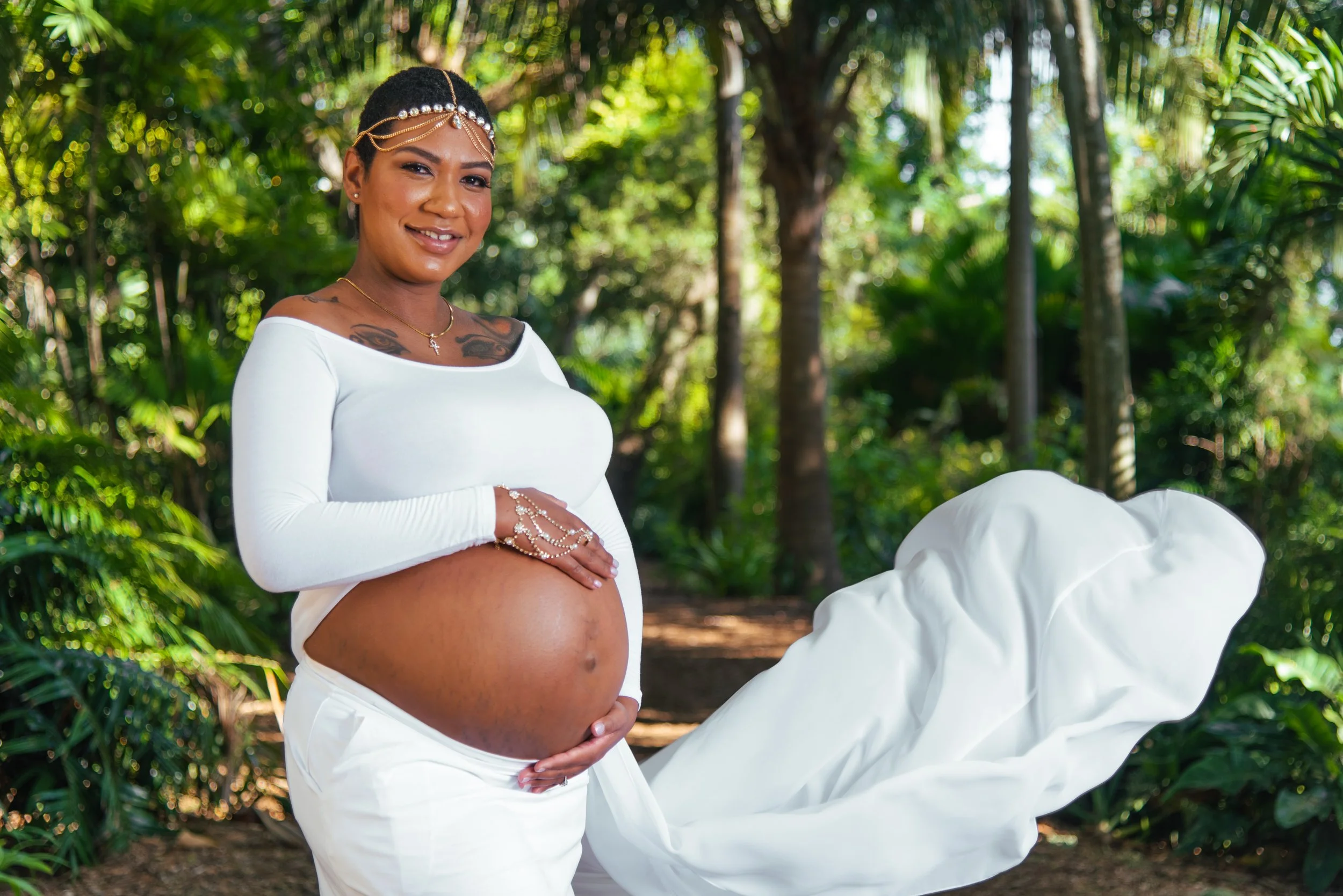 Maternity photoshoot at Fairchild, Miami, Florida