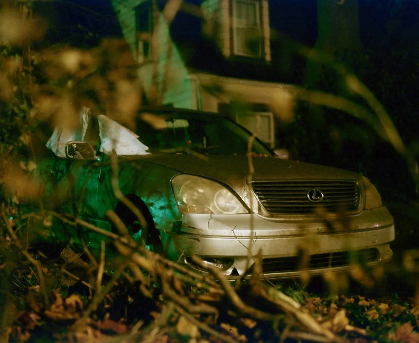 i started working on a photobook

rz67 + gold 200(?)
developed and scanned by me