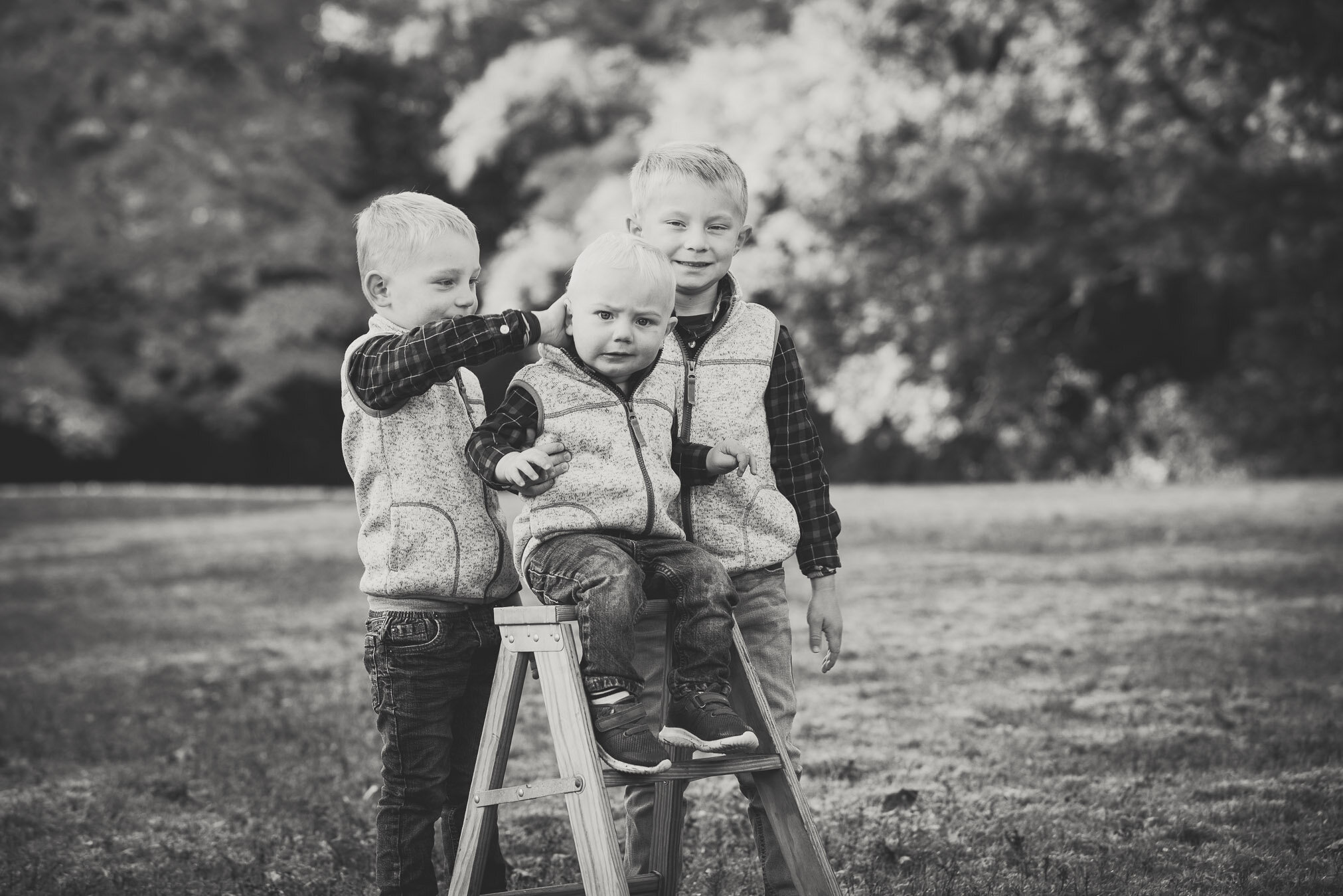 Wauwatosa-family-photos-07-Stories-Framed.jpg