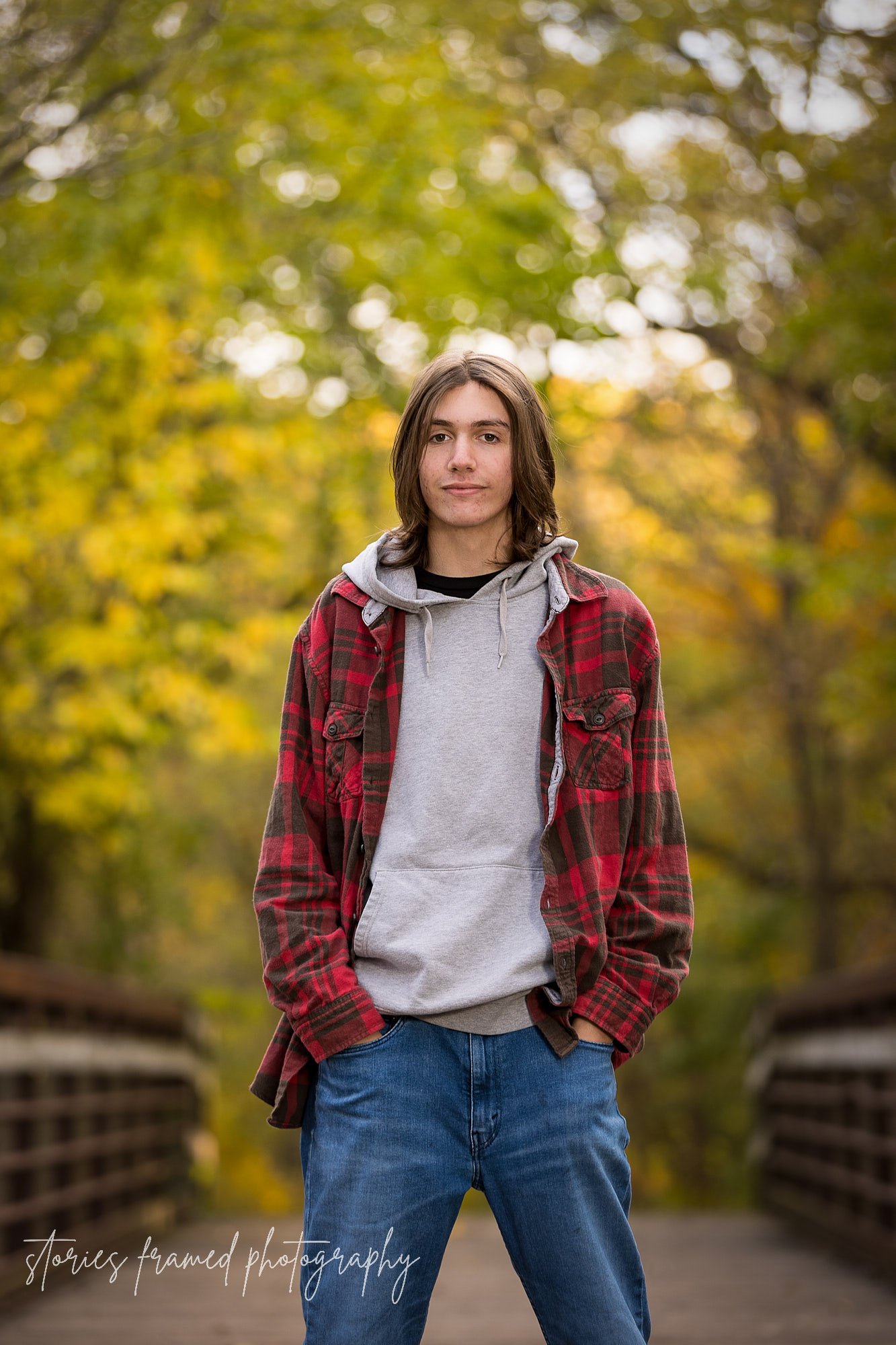 Wauwatosa-senior-pictures-Stories-Framed-102721-06.jpg