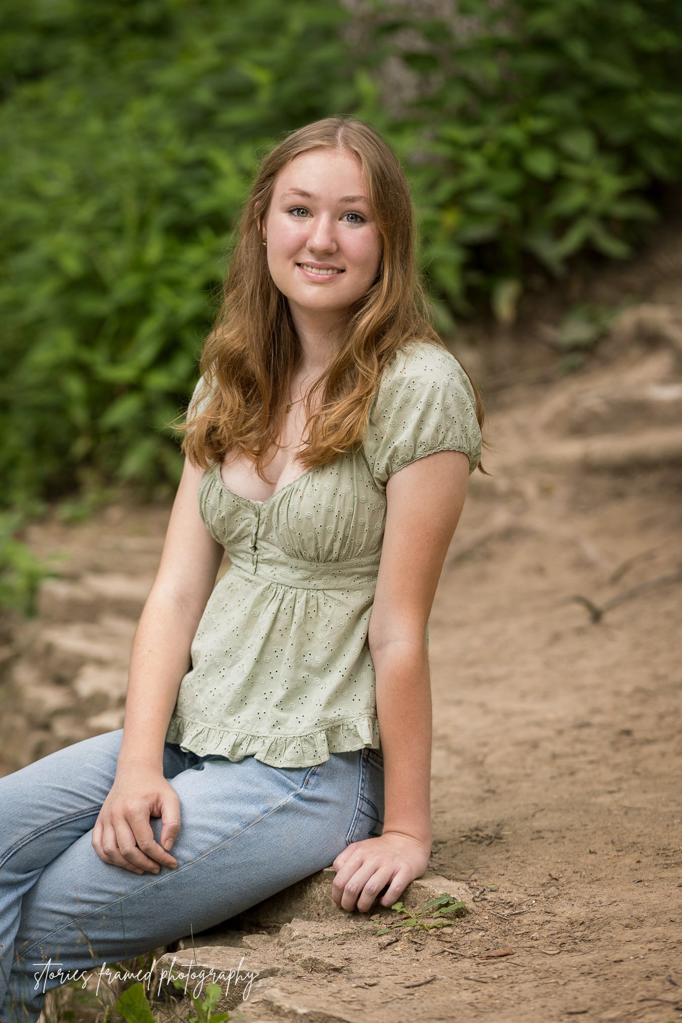 Wauwatosa-senior-pictures-Stories-Framed-10.jpg