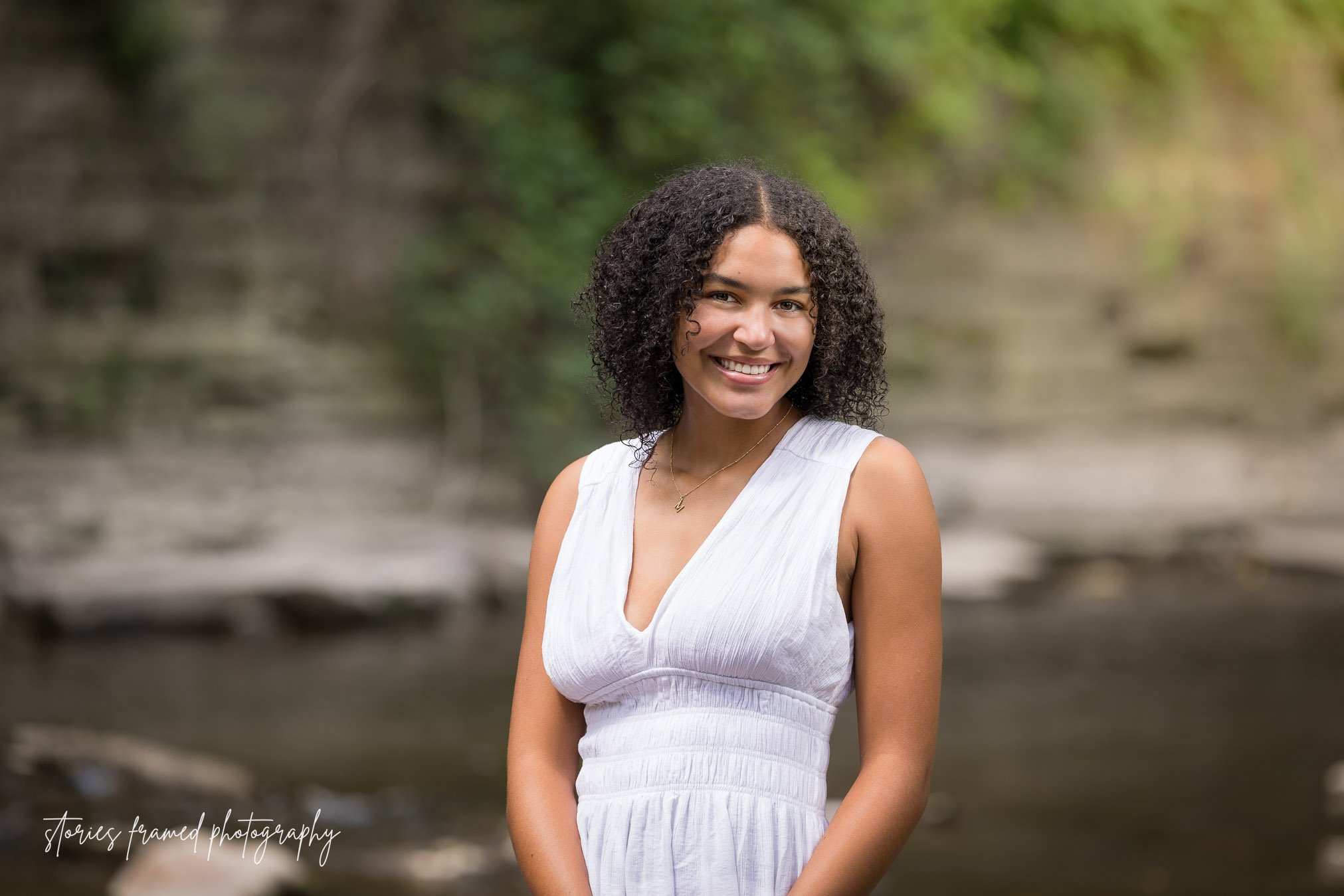Wauwatosa-senior-pictures-Stories-Framed-26.jpg