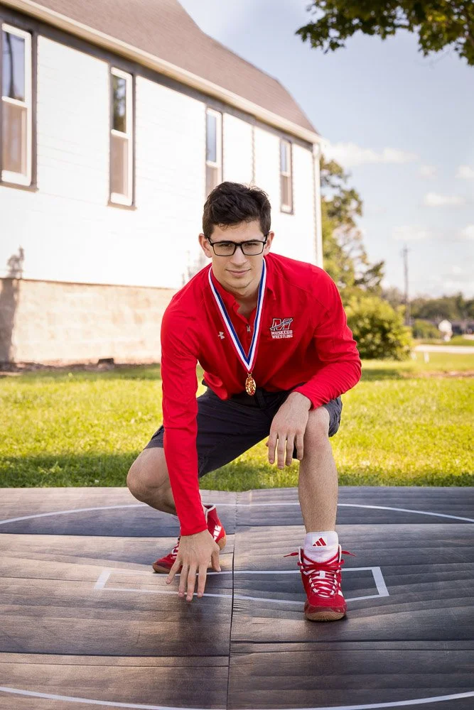 Muskego-senior-photos-Stories-Framed-33-web.jpg