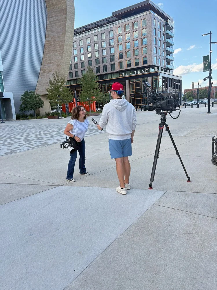 Milwaukee-senior-photos-Stories-Framed-01-BTS.jpg