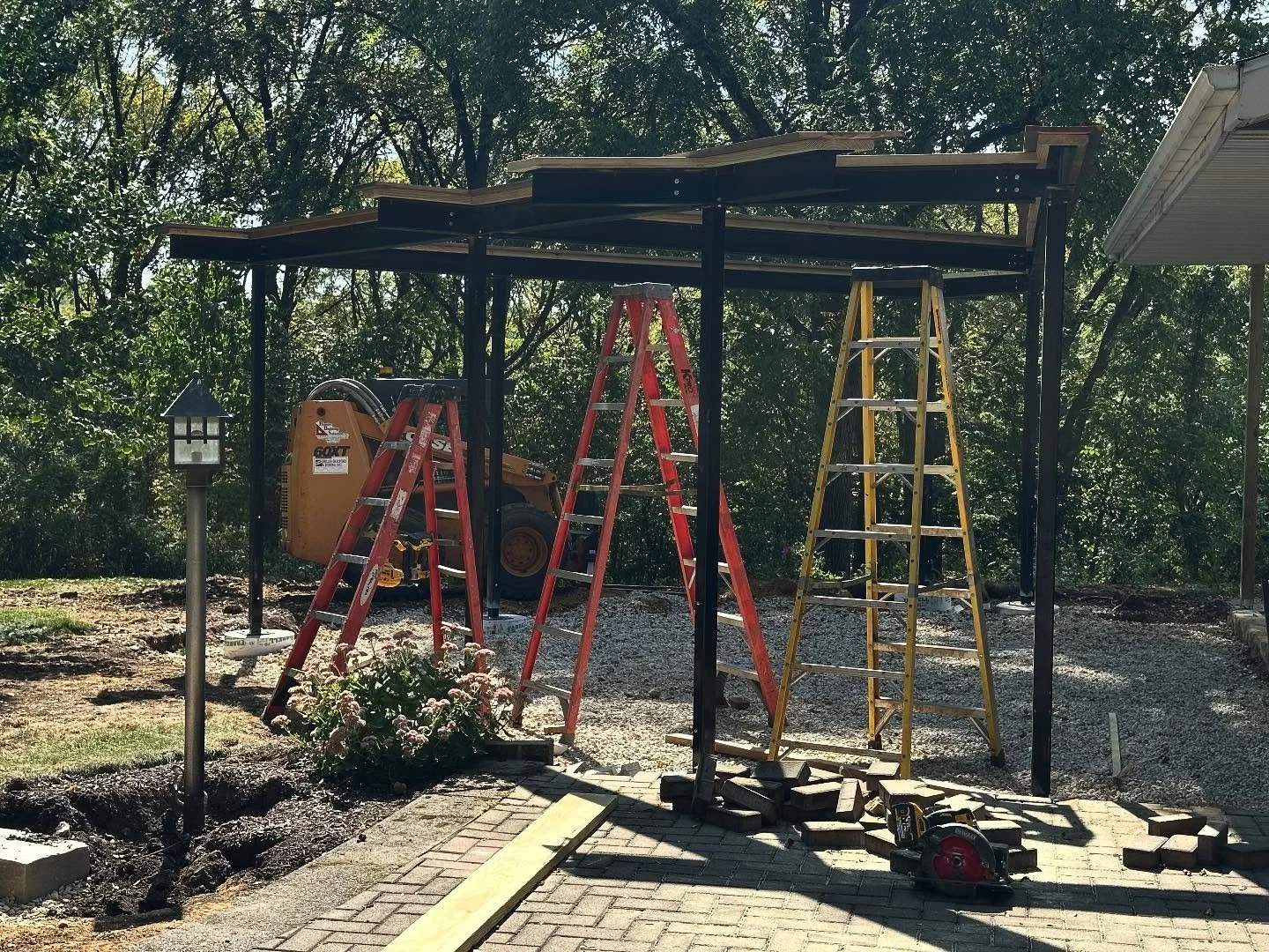 Sneak peek at a complete outdoor space renovation!
✔️ pergola
✔️ reading nook
✔️ garden gate
✔️ outdoor kitchenette
✔️ built in storage

So excited for this transformation!!!