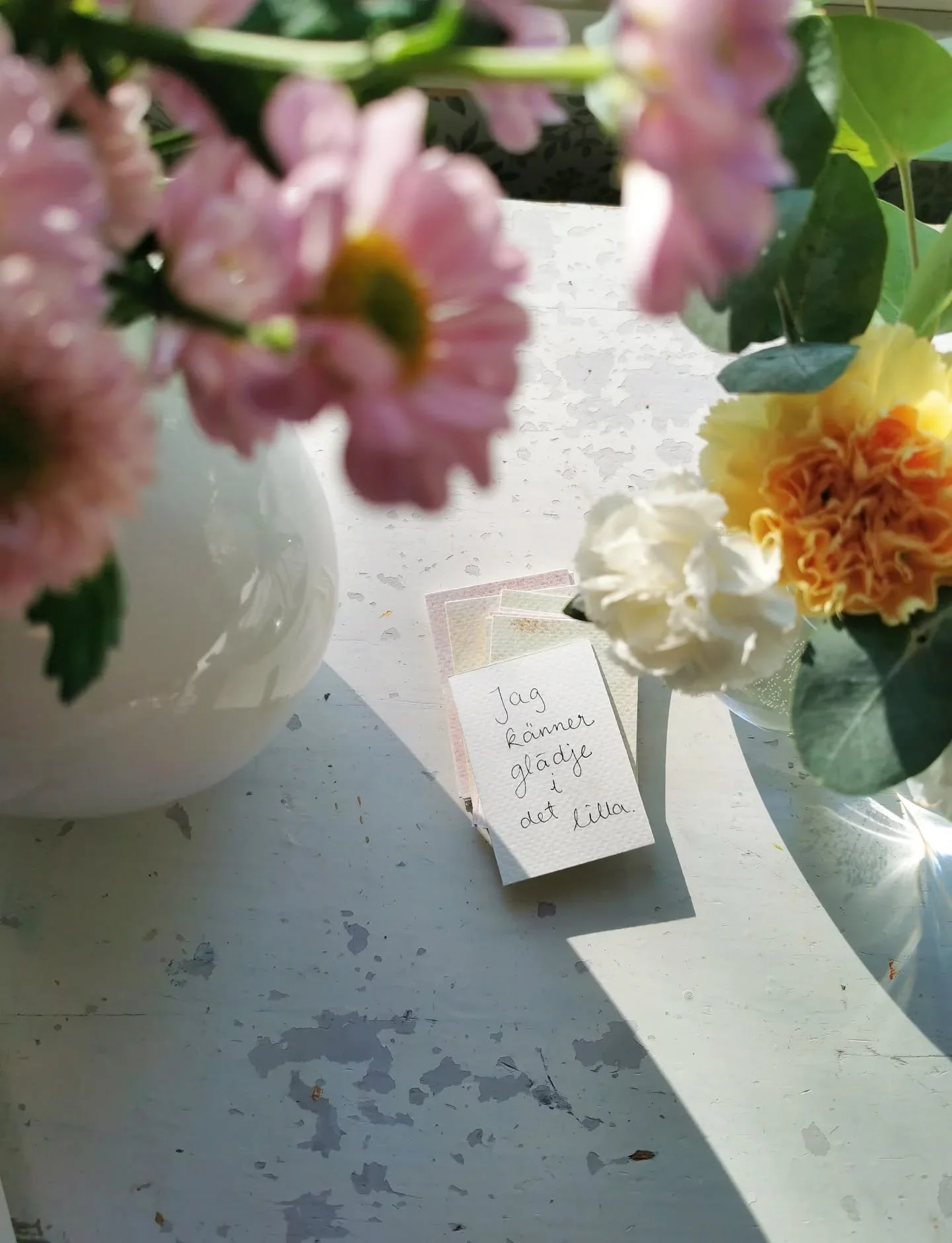 Fick till f&ouml;delsedagen en liten h&auml;rlig sj&auml;lvskapad kortpacka med affirmationer💖

Affirmationer som s&aring;dana fungerar inte f&ouml;r mig. De fungerar mer som en p&aring;minnelse eller ide' om att &quot;s&aring; h&auml;r kunde jag oc