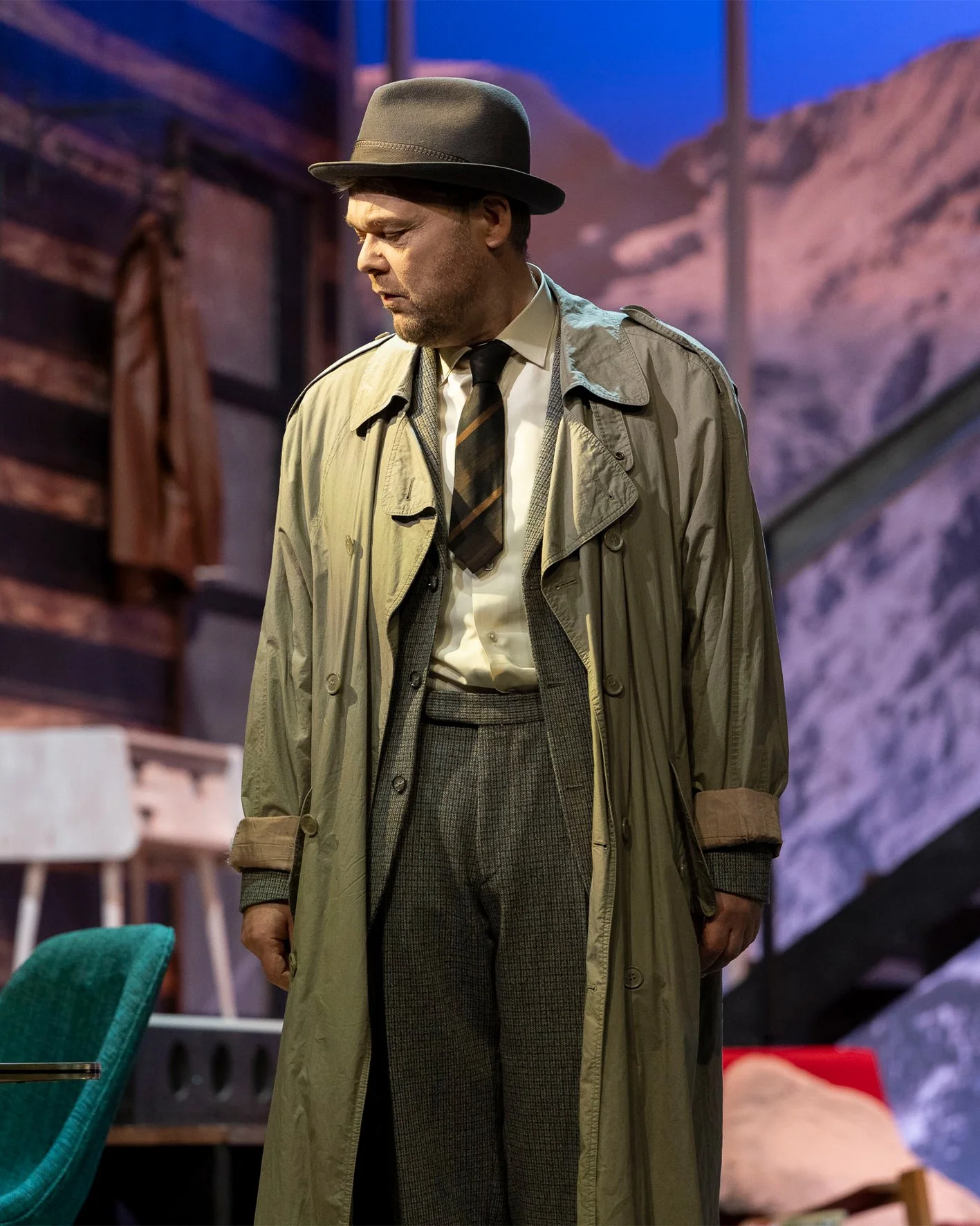 🎭 Rolf Steffen
als Polizeikommissar von Chamonix

in &laquo;Die Falle&raquo;
bis 28. M&auml;rz 2026 im Theater Stans
Regie: Ursula Lysser

Tickets unter: www.theaterstans.ch (Link in Bio)

#theater #diefalle #krimi #stans #stanslebt #Nidwalden #zent