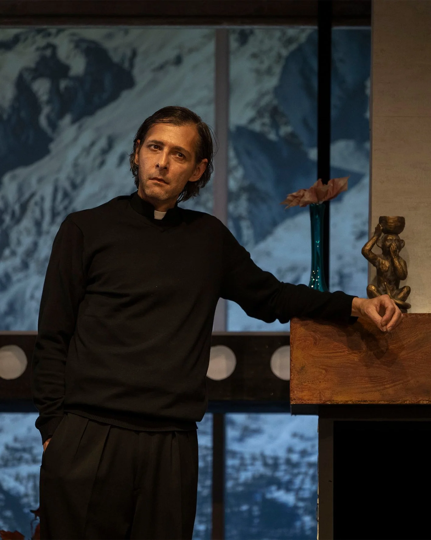 🎭 Guido Infanger
als Pater Maximin

in &laquo;Die Falle&raquo;
bis 28 M&auml;rz 2026 im Theater Stans
Regie: Ursula Lysser

Tickets unter: www.theaterstans.ch (Link in Bio)

#theater #diefalle #krimi #stans #stanslebt #Nidwalden #zentralschweiz #lak