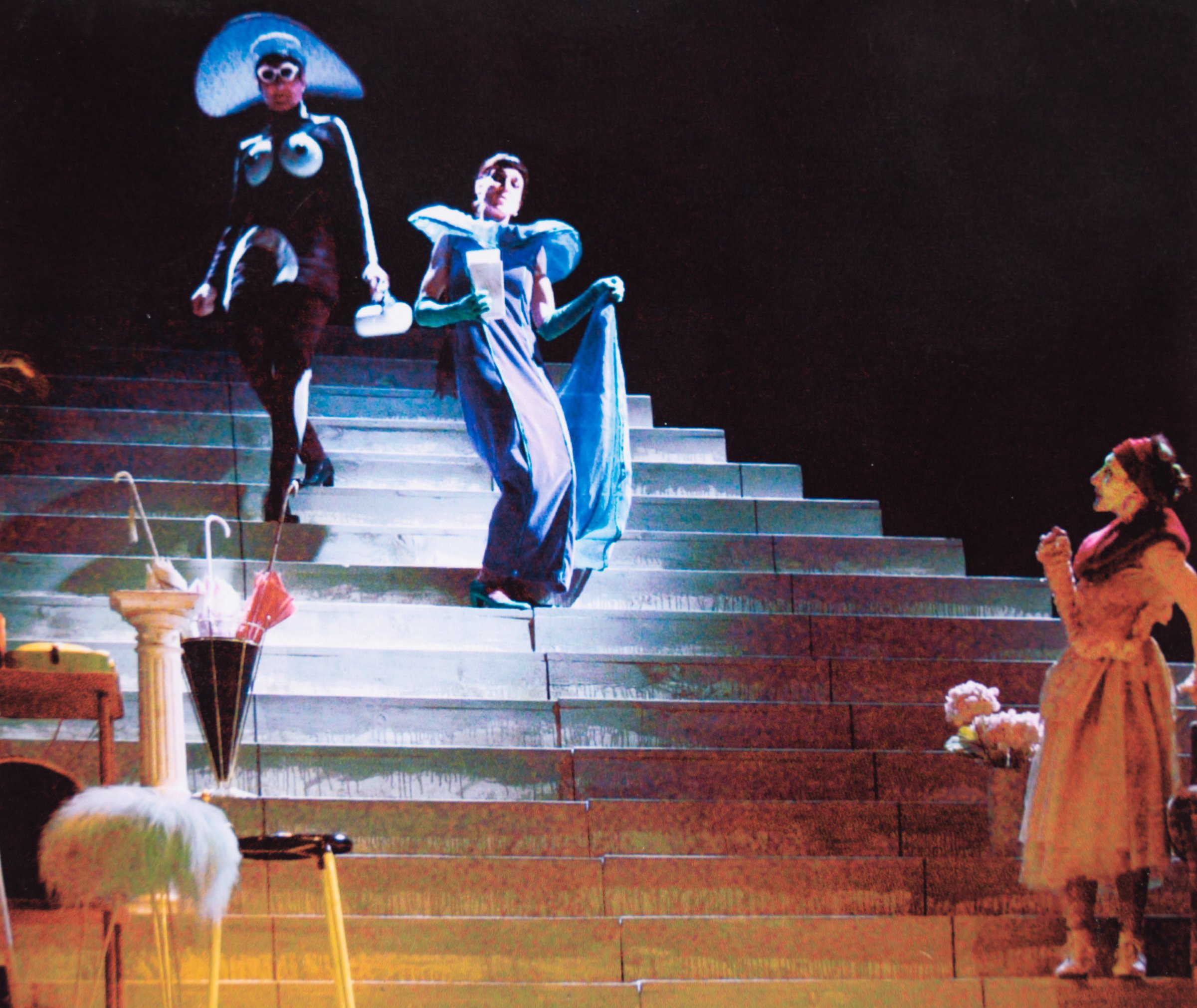 2003_Die-Irre-von-Chaillot_02.jpg