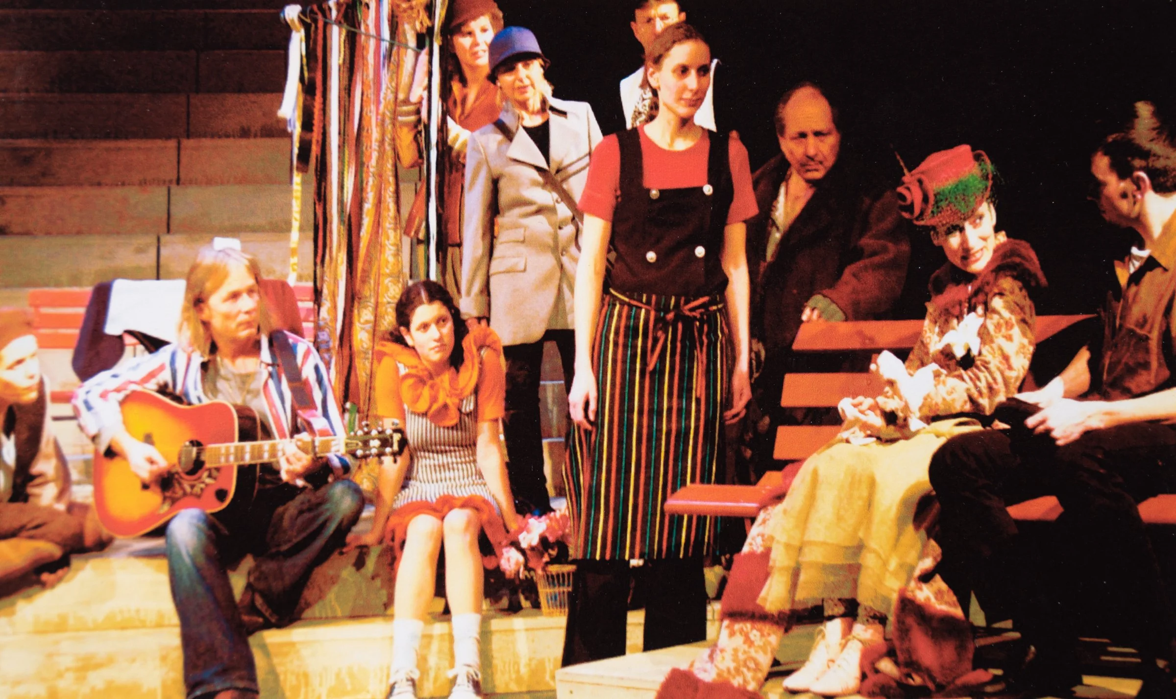 2003_Die-Irre-von-Chaillot_14.jpg