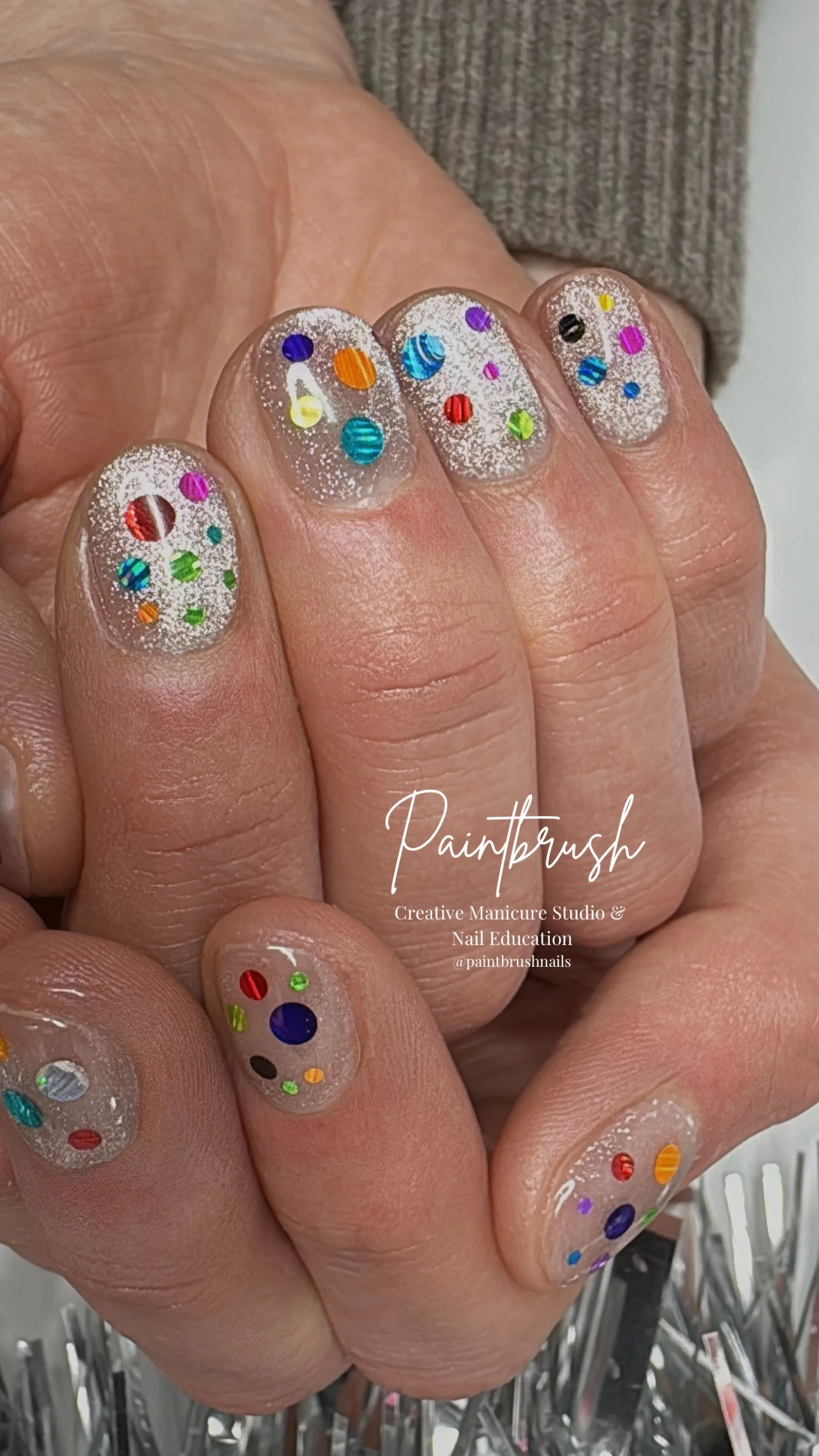 Cool-Girl Confetti: Short Nails with a Festive Twist