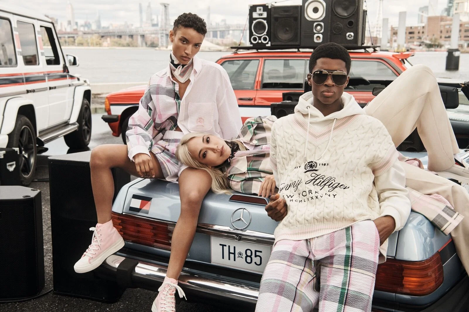 SP22_WOH_Brand_Uni_Anthony_Look1_04_300_39L.jpg