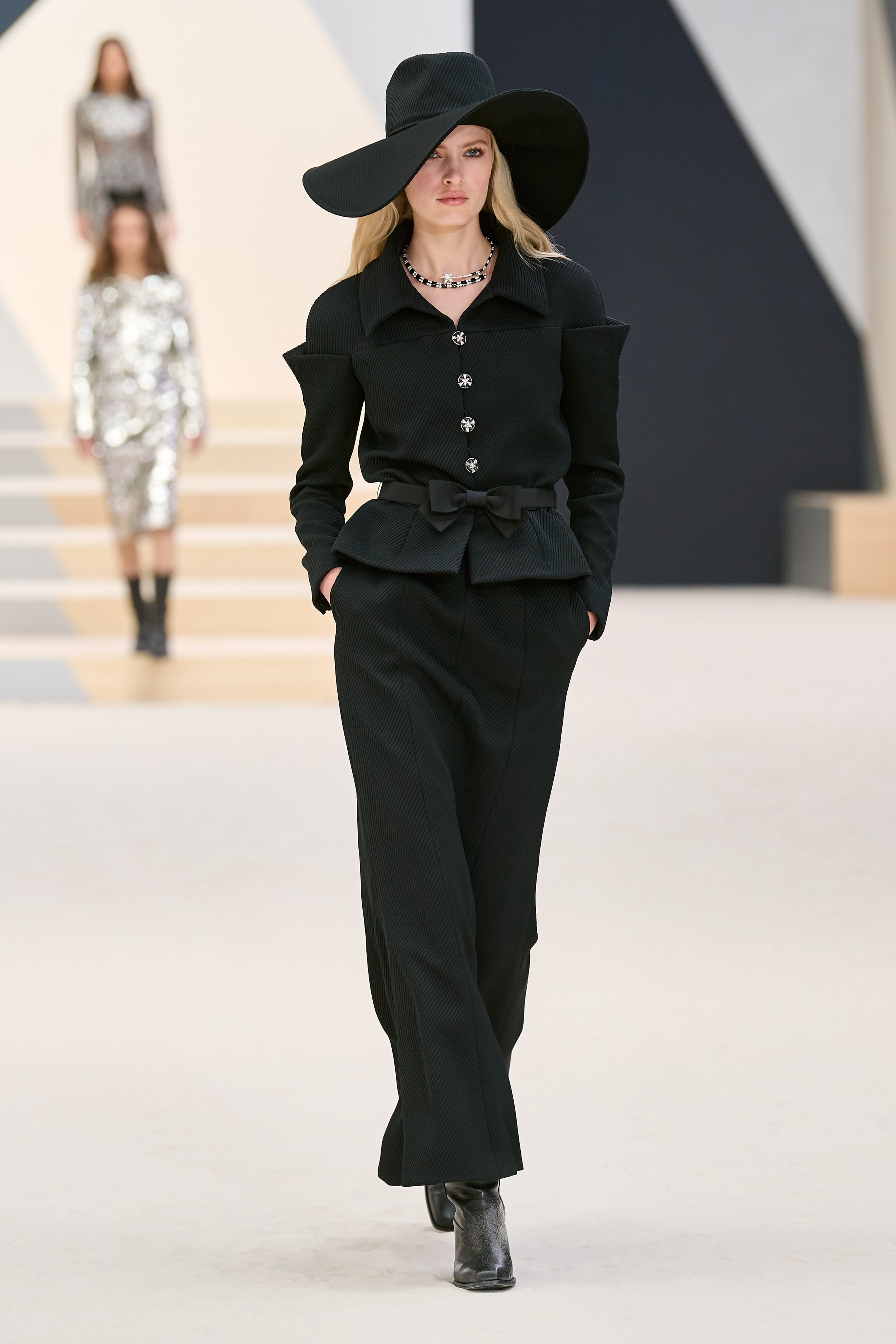 All the looks from Chanel Haute Couture AW22/23 - Vogue Scandinavia