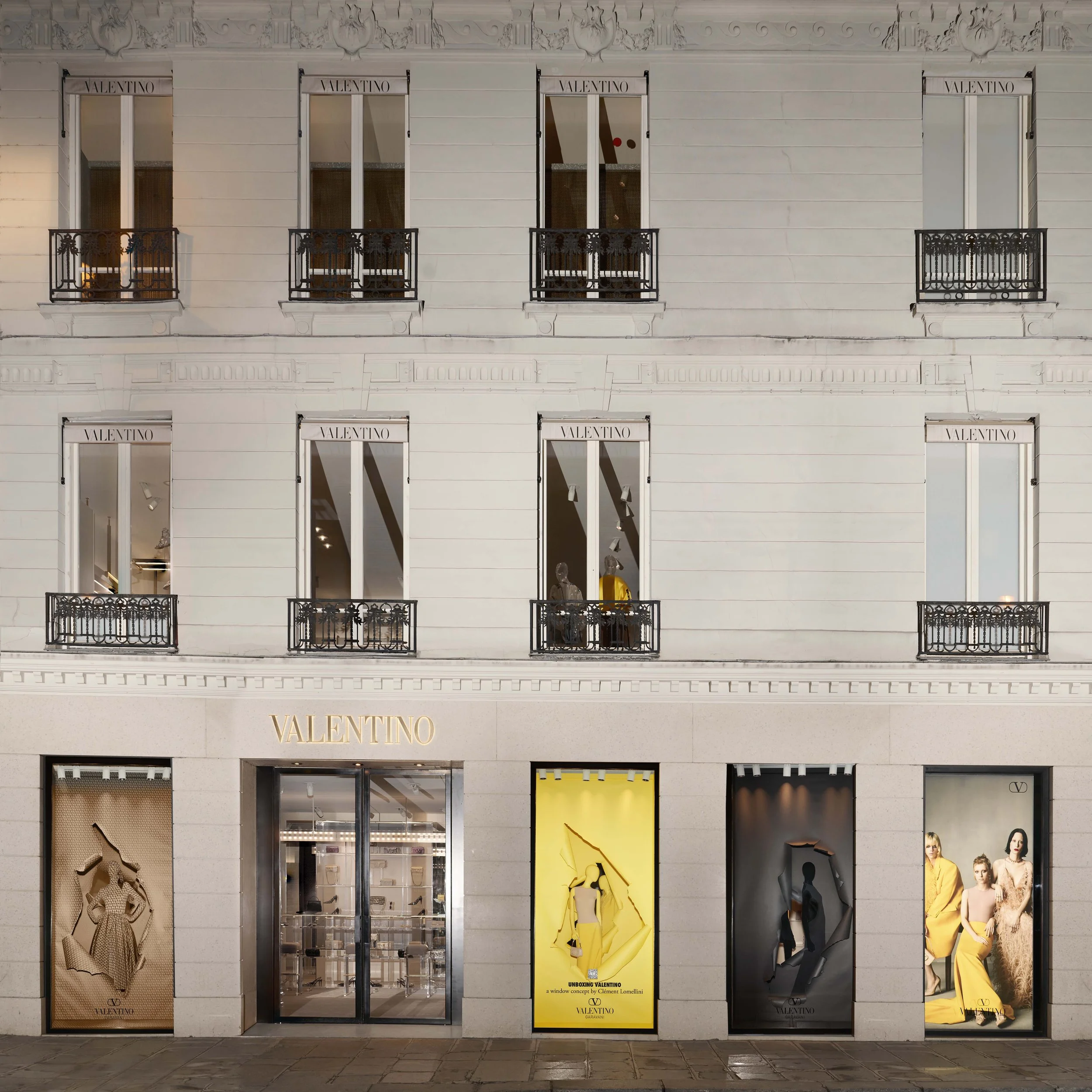 VALENTINO A GLOBAL UNBOXING - PARIS.jpg