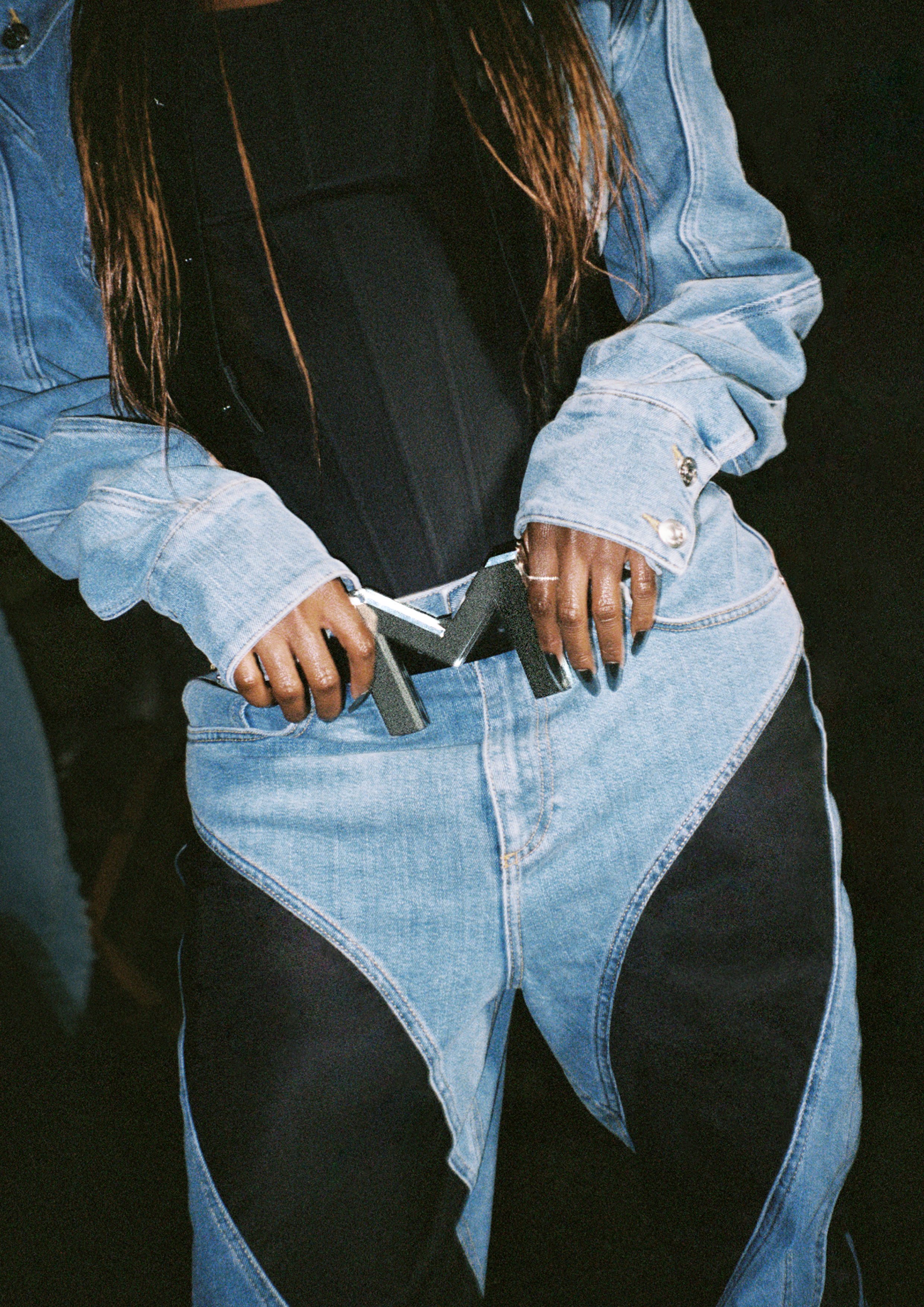 2007-HENRICK-A4-PR-BTS-Portrait-Image-300ppi_28.jpg