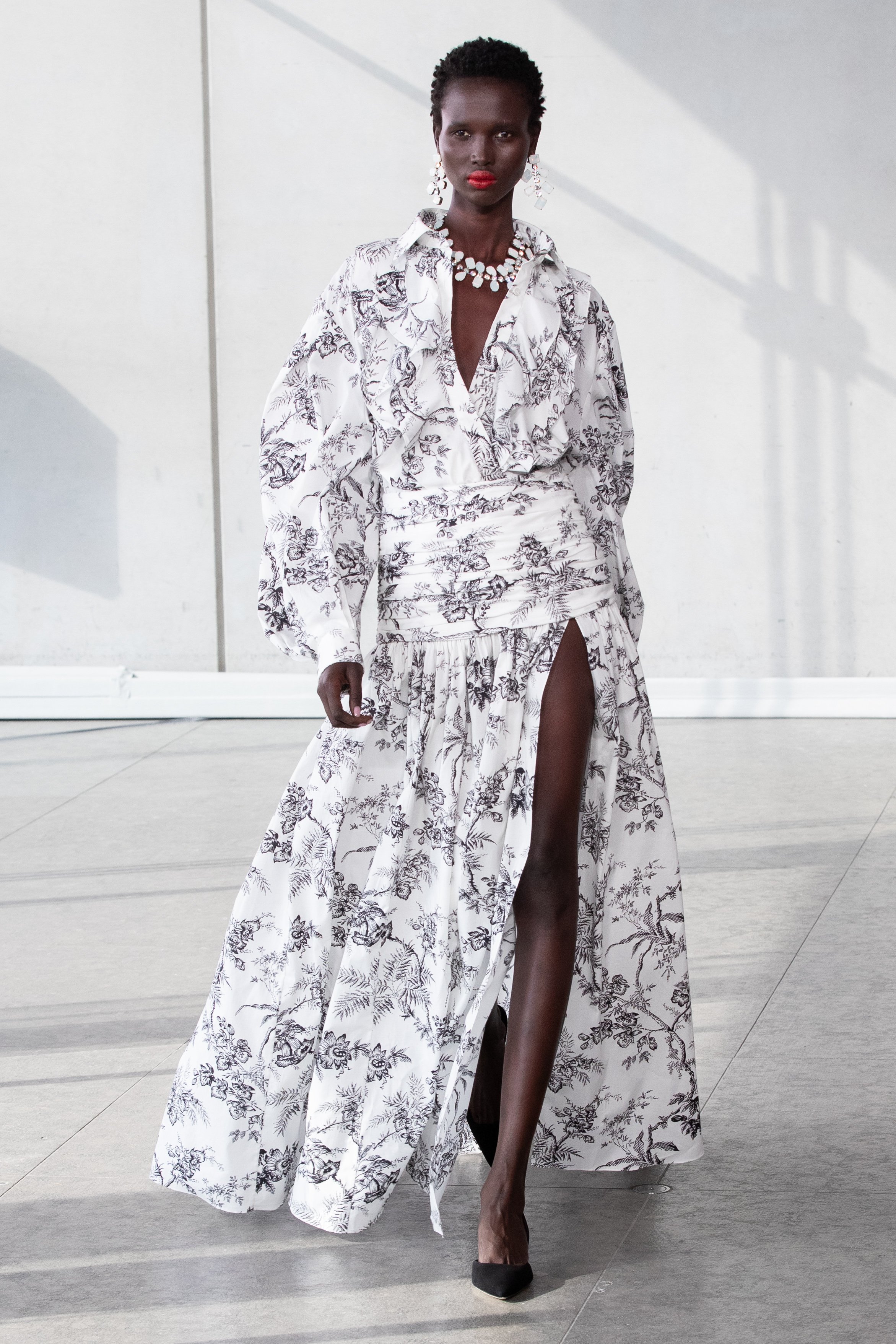Carolina Herrera SS24 09.jpg