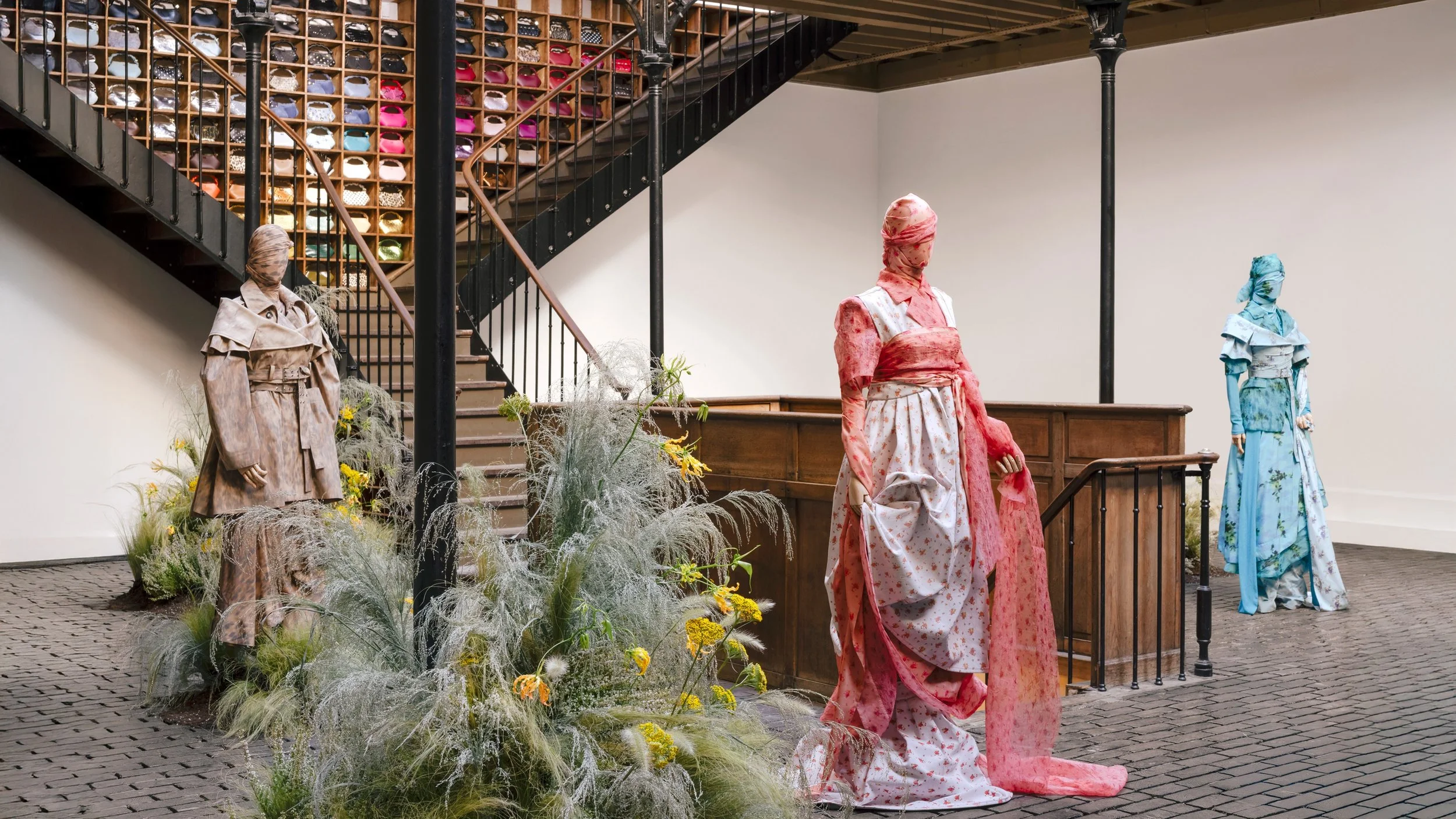 GANNI_SS26-PRESENTATION_SET-VENUE_16X9_01.jpg