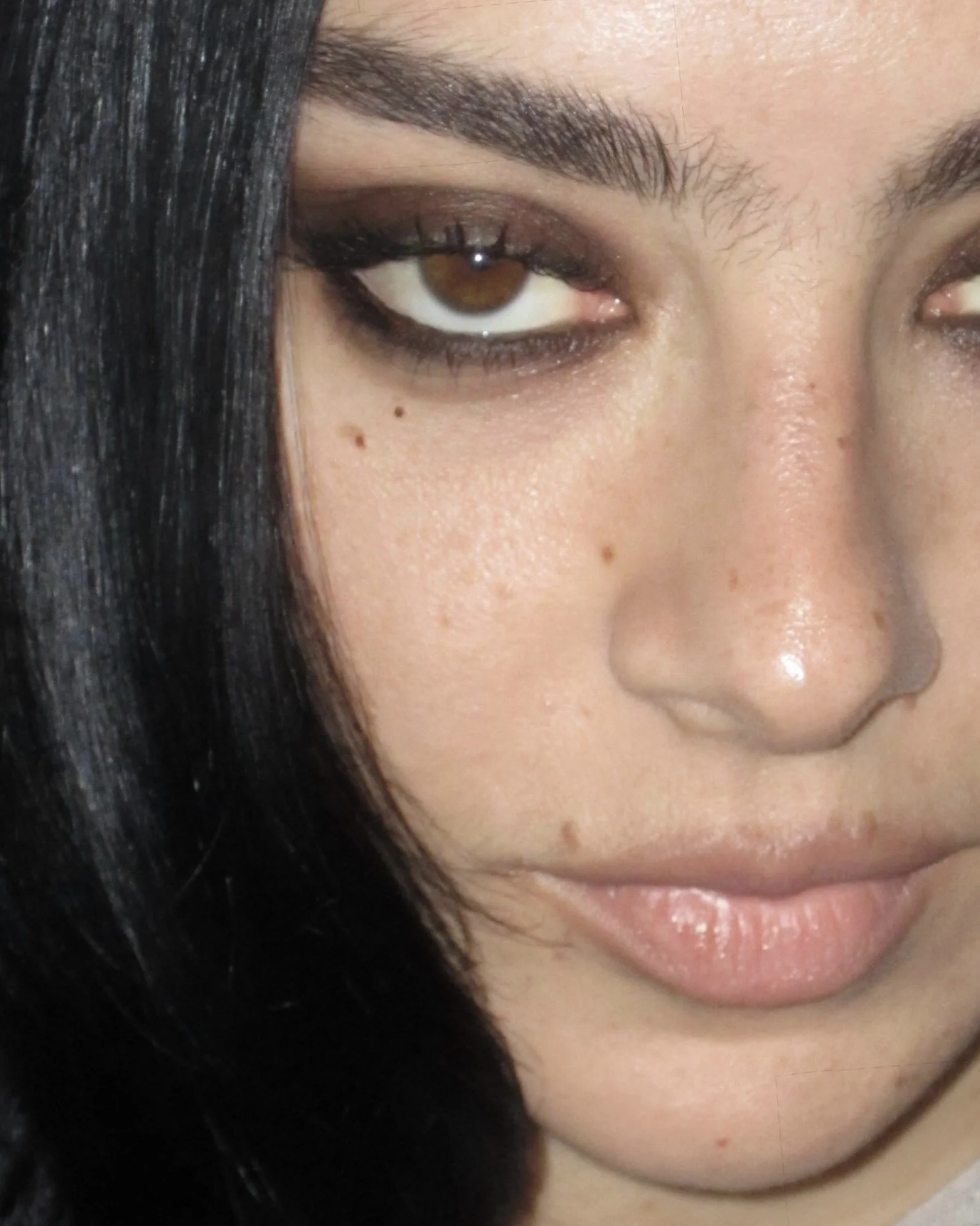 Brooke Turnbull is the make-up artist behind your favourite celebs.
