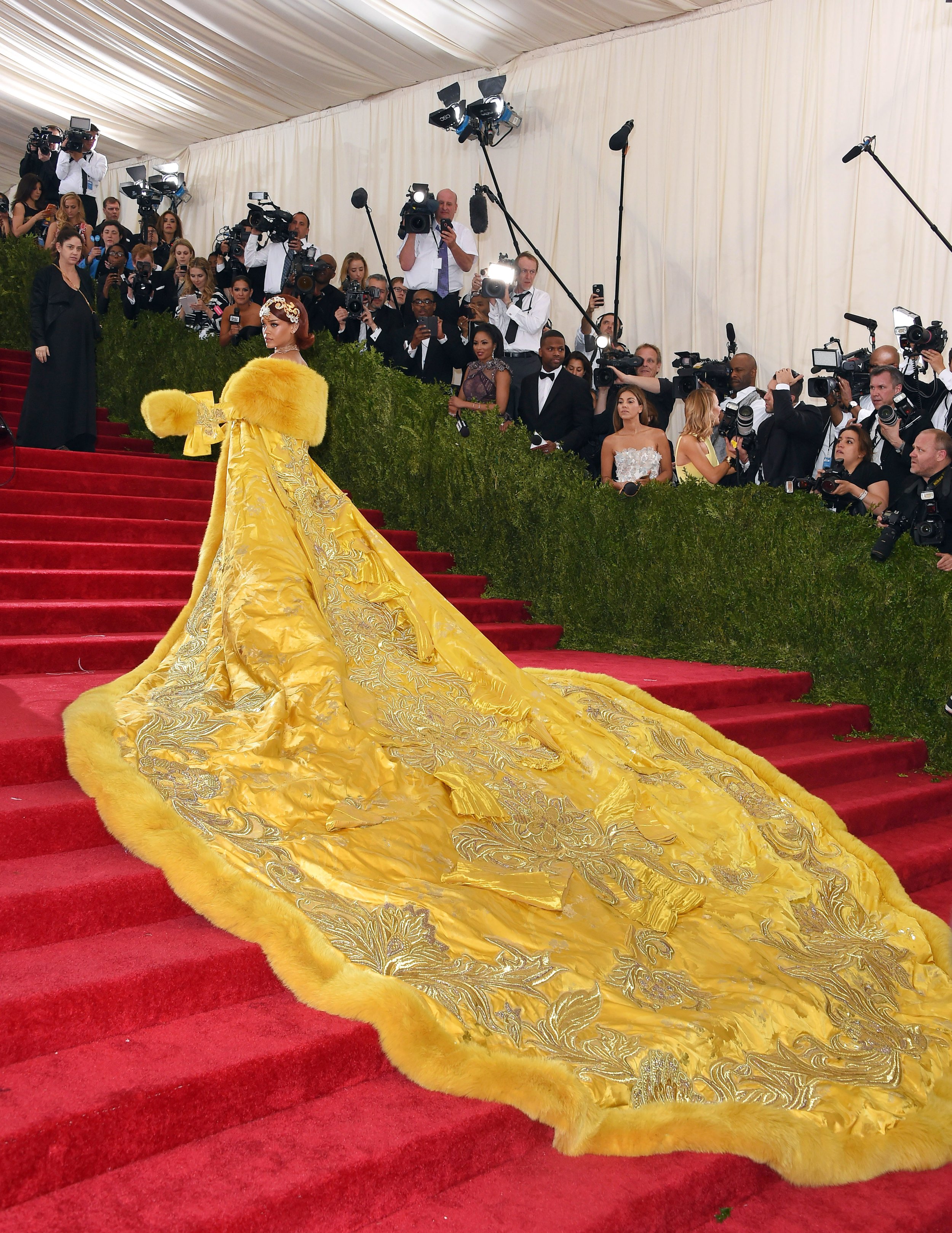 18 of the best Met Gala looks in the last 10 years. — Perfect˙