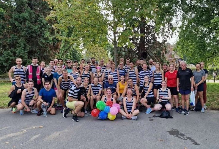 We ❤️ being a part of this community spirit! 

Posted @withregram &bull; @fulhamrunningclub Fulham Palace parkrun 🌳 is BACK!!! And what better way to celebrate @julian.aquilina 's 100th parkrun and @alexisgebbie 's upcoming birthday?!
🦓
Massive tur