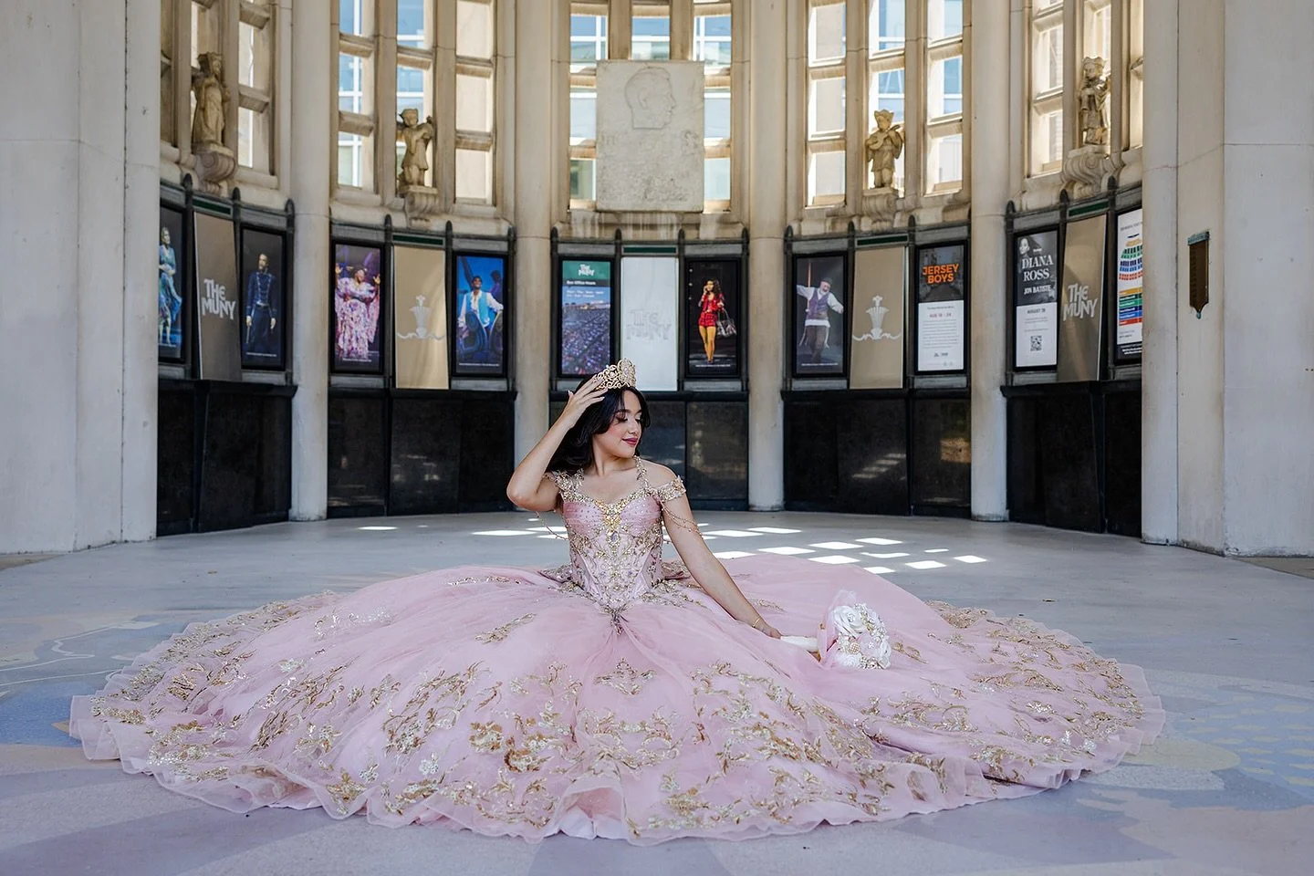 Another quince, this time with the stunning, Ari! Beautiful inside and out. Felicidades!
.
.
.
.
Shoutout to the incredible @lindy500 for second shooting 📷 
.
.
#stlquincea&ntilde;era #quincia&ntilde;era