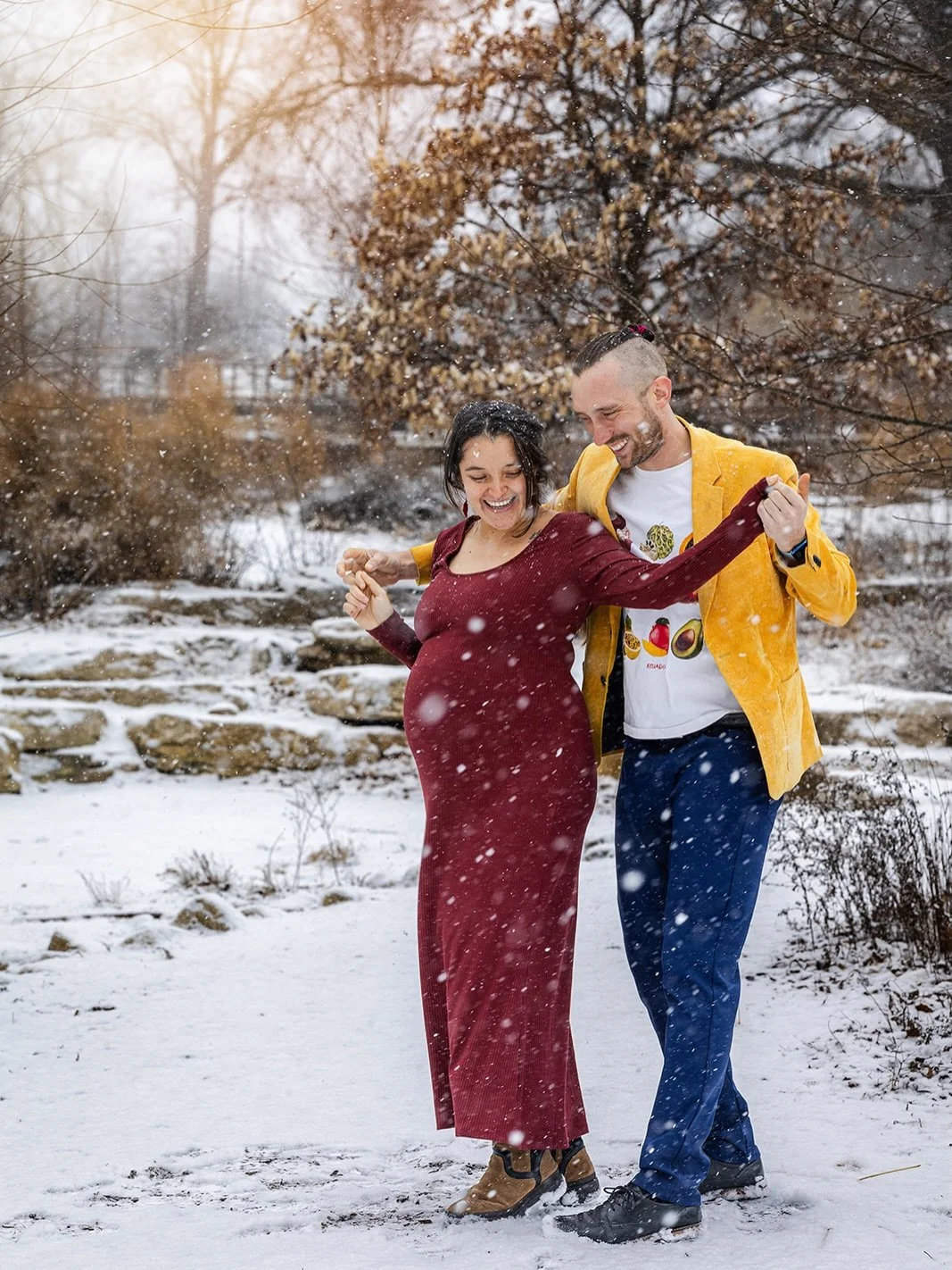 A little magic in the snow a few weekends ago ❄️ If anyone were up for some surprise snow pictures, I knew it would be Chelsea and Jim. So glad we had a few freezing moments. And they danced! Which I love. There little one is so lucky!
