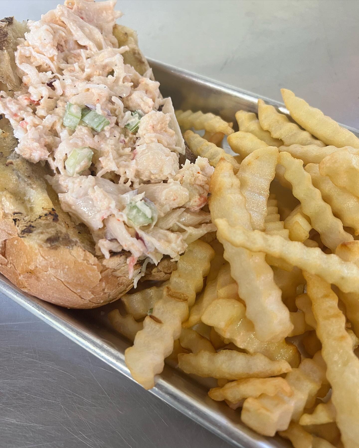 🦞 LOBSTER ROLL | $12.99 🦞 
served with French Fries