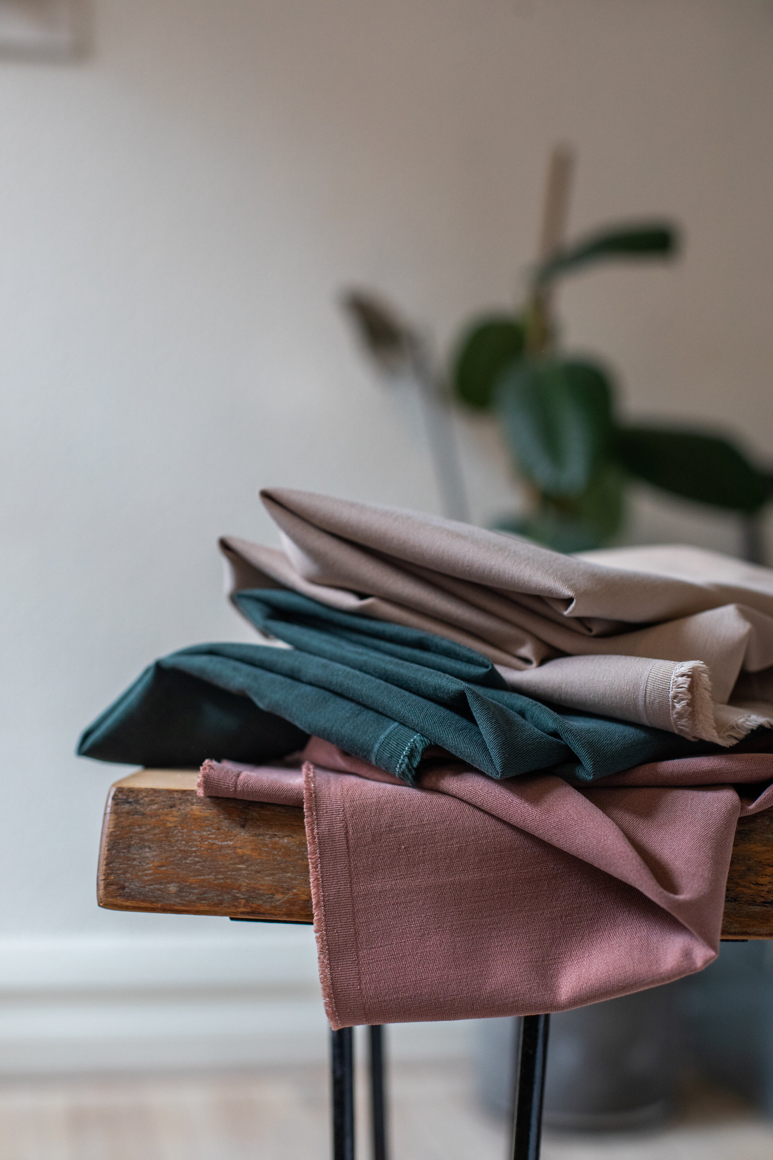 Soft Stretch Twill fabric with TENCEL™ Lyocell — meetMILK
