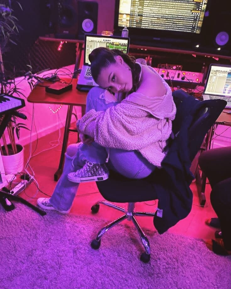 A light is coming...💣
.
In session with our lil sis @chantelleleeofficial
.
Make sure to follow her on @spotify &amp; @instagram to find out what we've been cooking 💫
.
#beunstoppable #unstoppable #musicproduction #recordingstudio #SoundsLikeDotinc